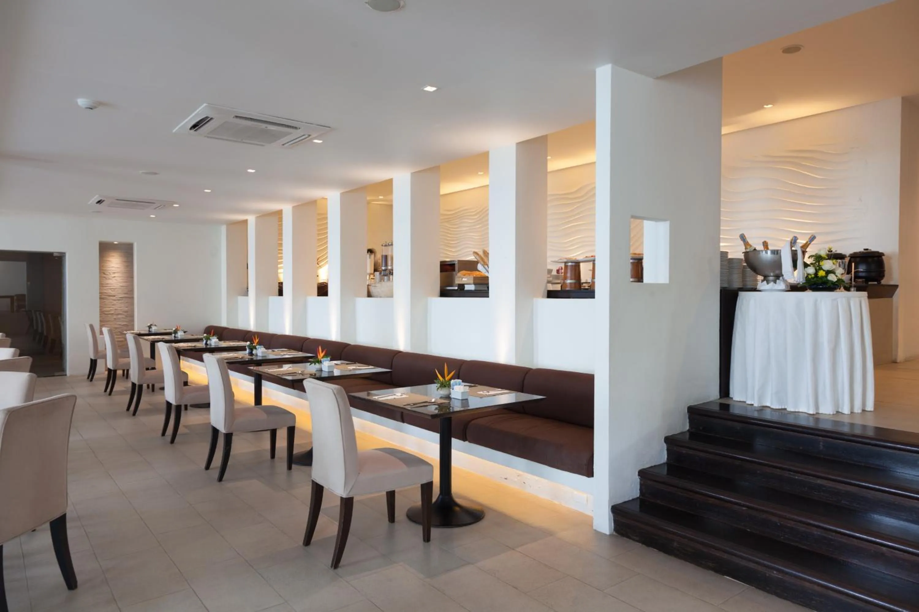 Restaurant/places to eat in The Racha