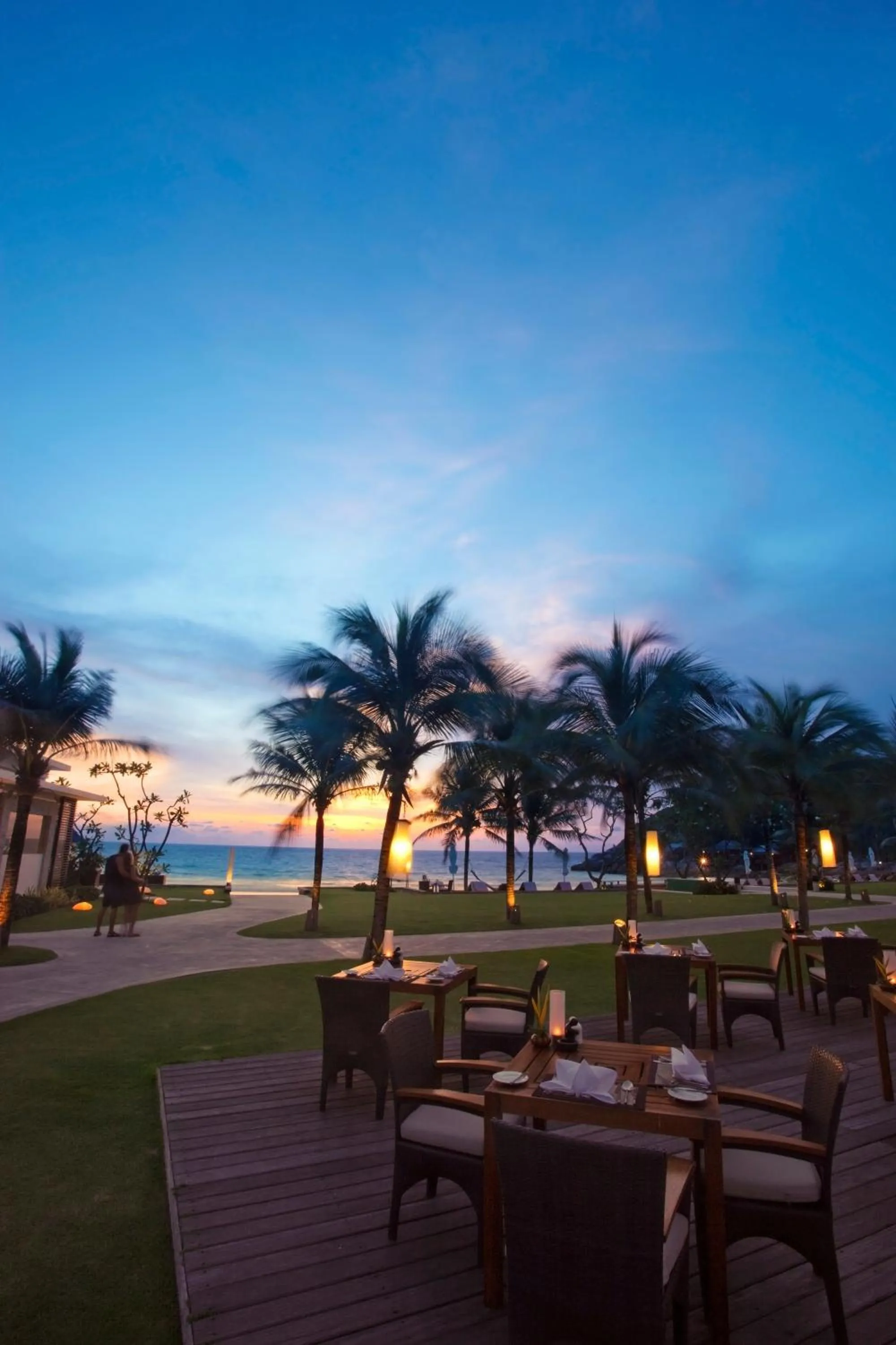 Restaurant/places to eat in The Racha