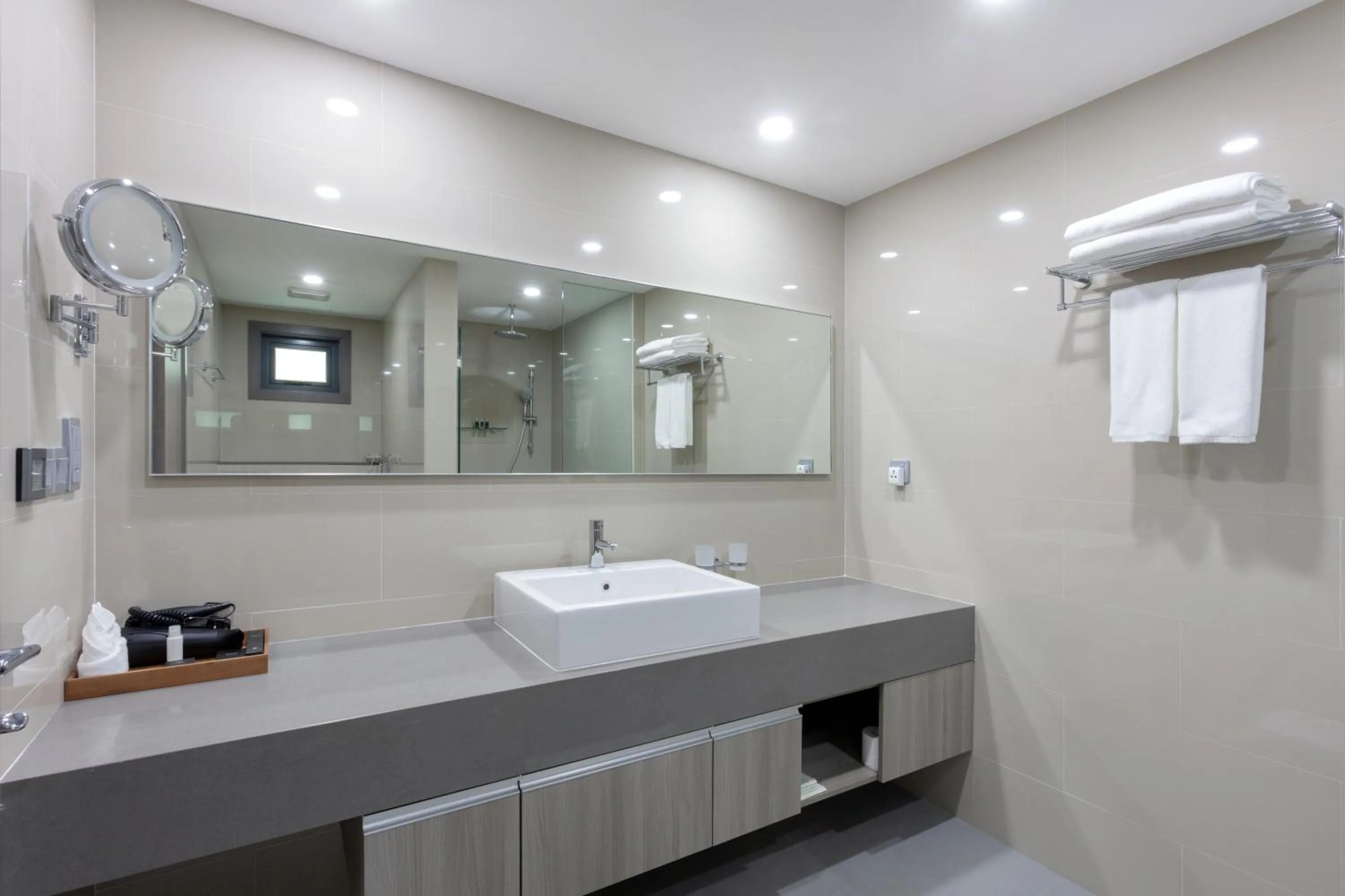 Shower in Maagiri Hotel