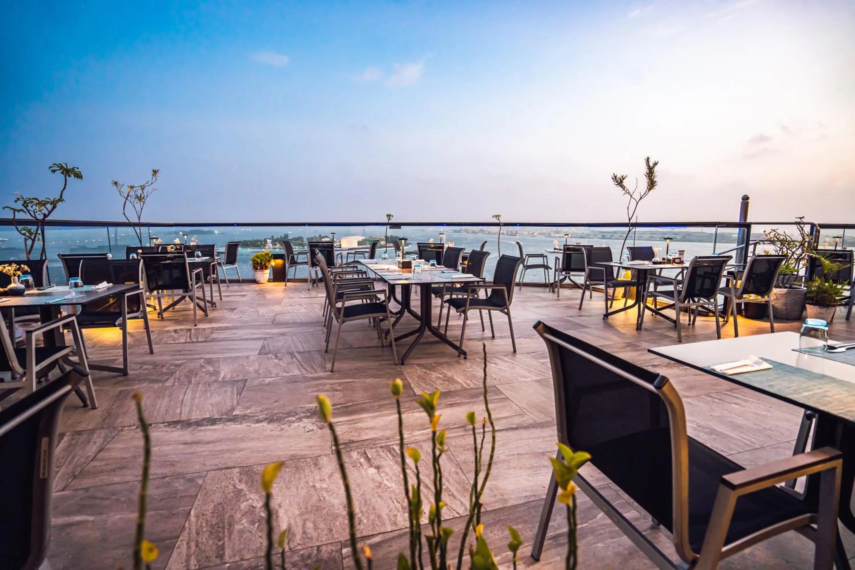 Restaurant/places to eat in Maagiri Hotel