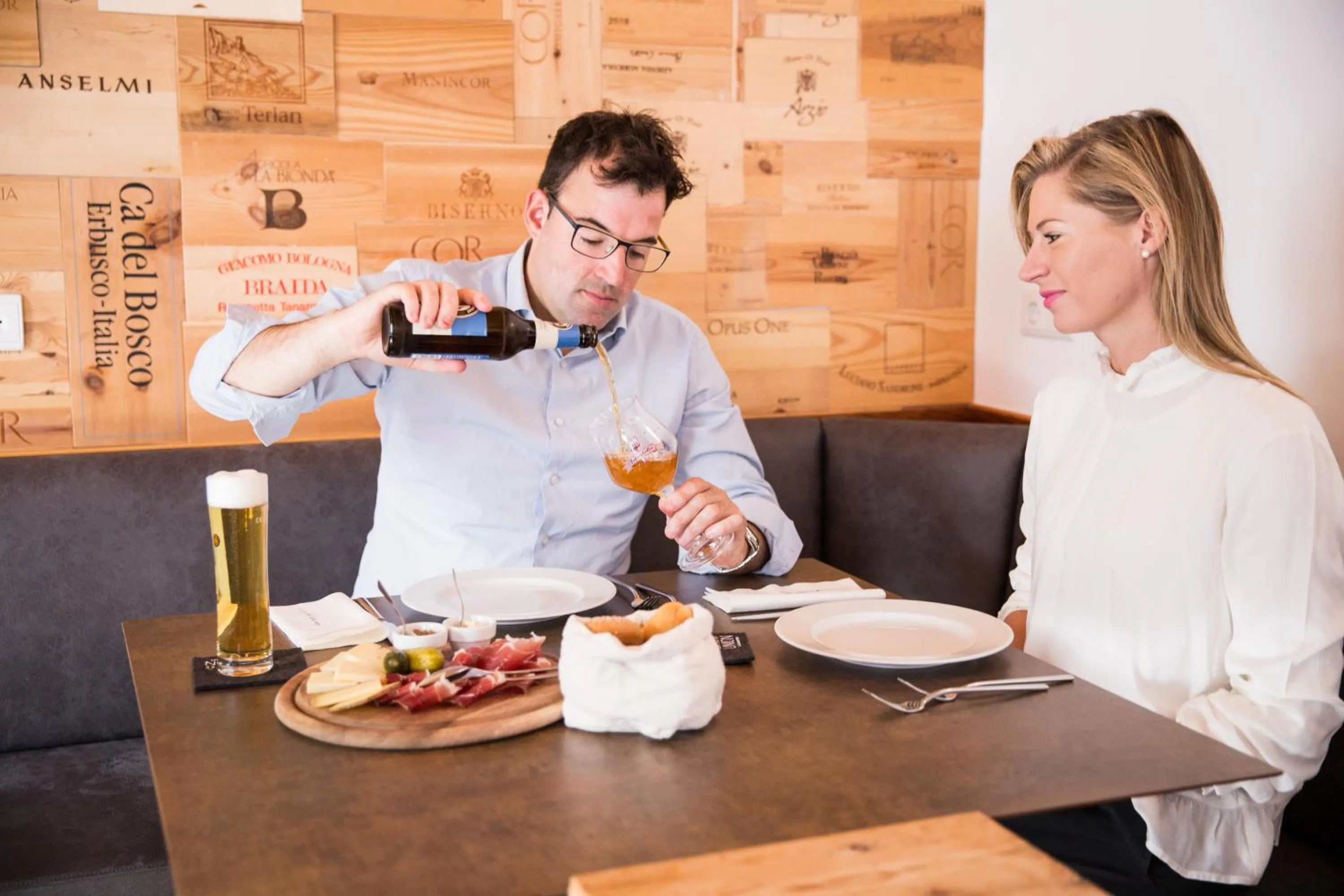 Restaurant/places to eat in Hotel Union