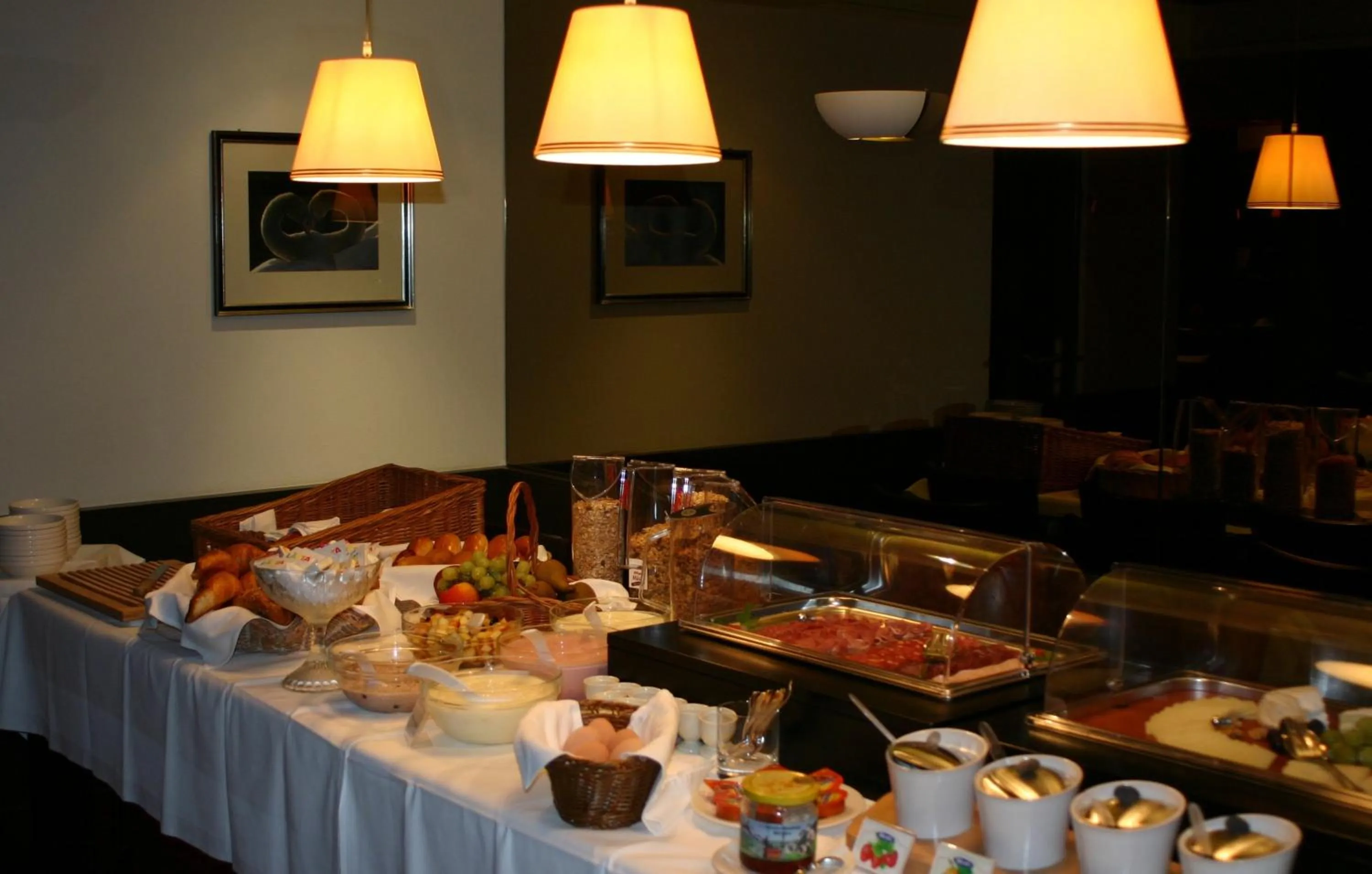 Buffet breakfast in Hotel Schwanen Wil