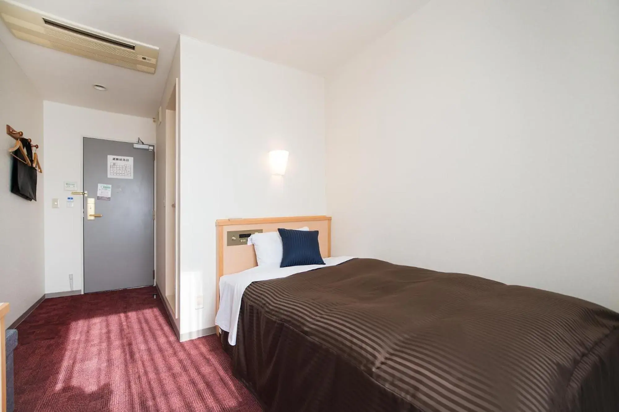 Photo of the whole room, Bed in Hotel All In Stay Hakodate Photo of the whole room, Bed in Hotel All In Stay Hakodate