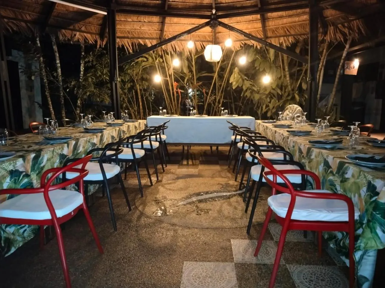 Restaurant/places to eat in Hotel Amazon Bed And Breakfast