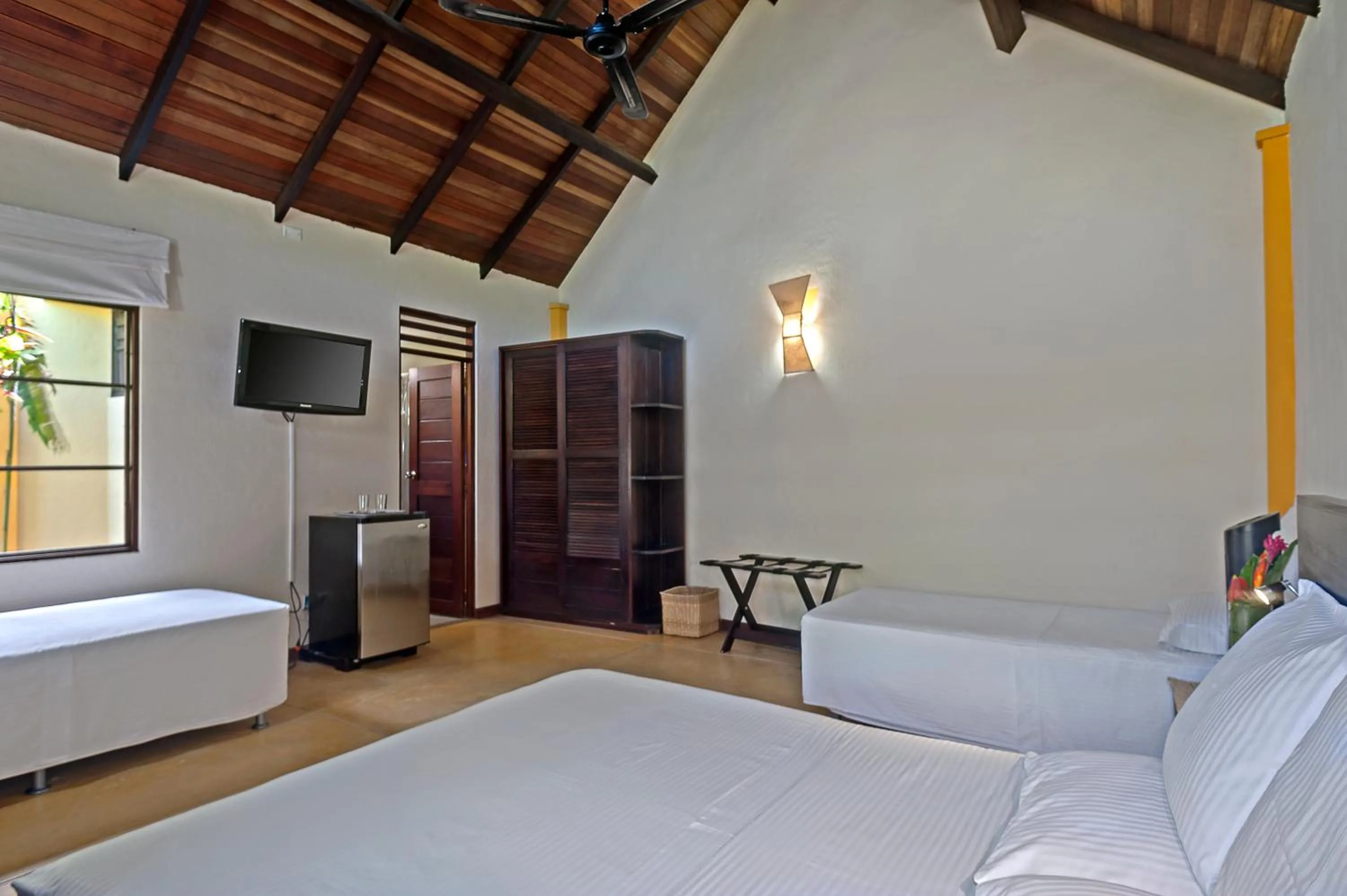 Photo of the whole room, Bed in Hotel Amazon Bed And Breakfast