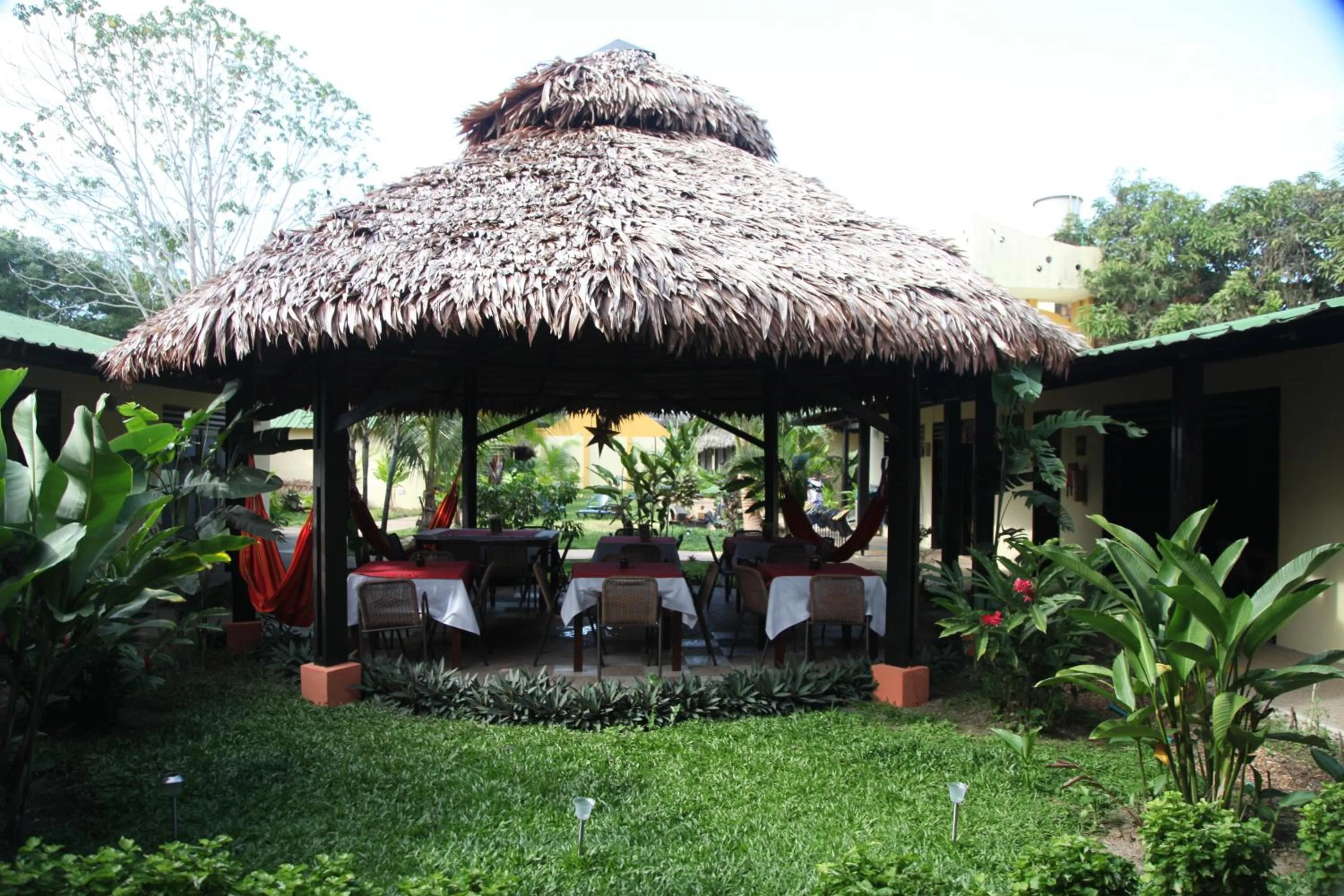 Restaurant/places to eat in Hotel Amazon Bed And Breakfast