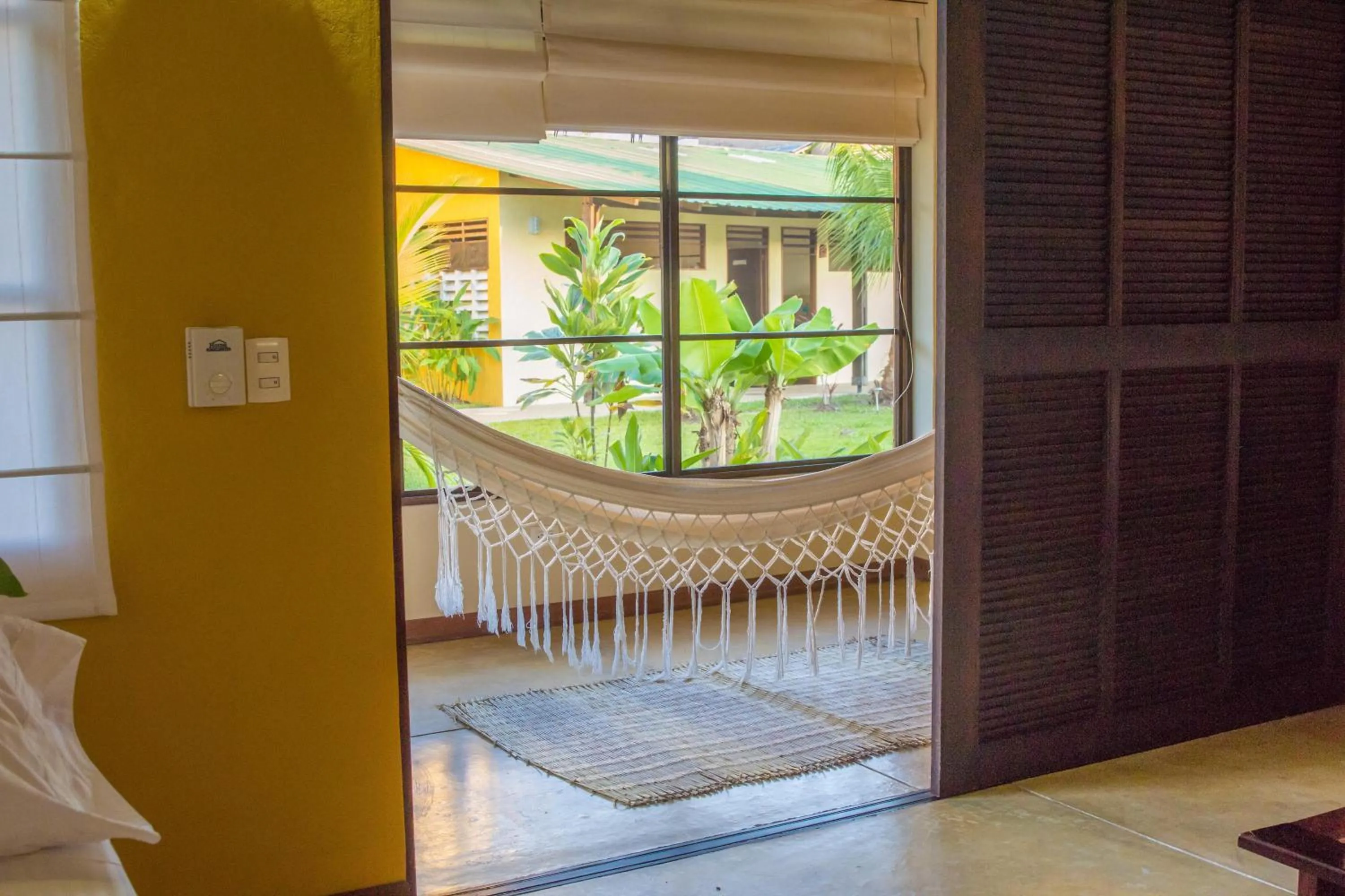 Balcony/Terrace, Bed in Hotel Amazon Bed And Breakfast