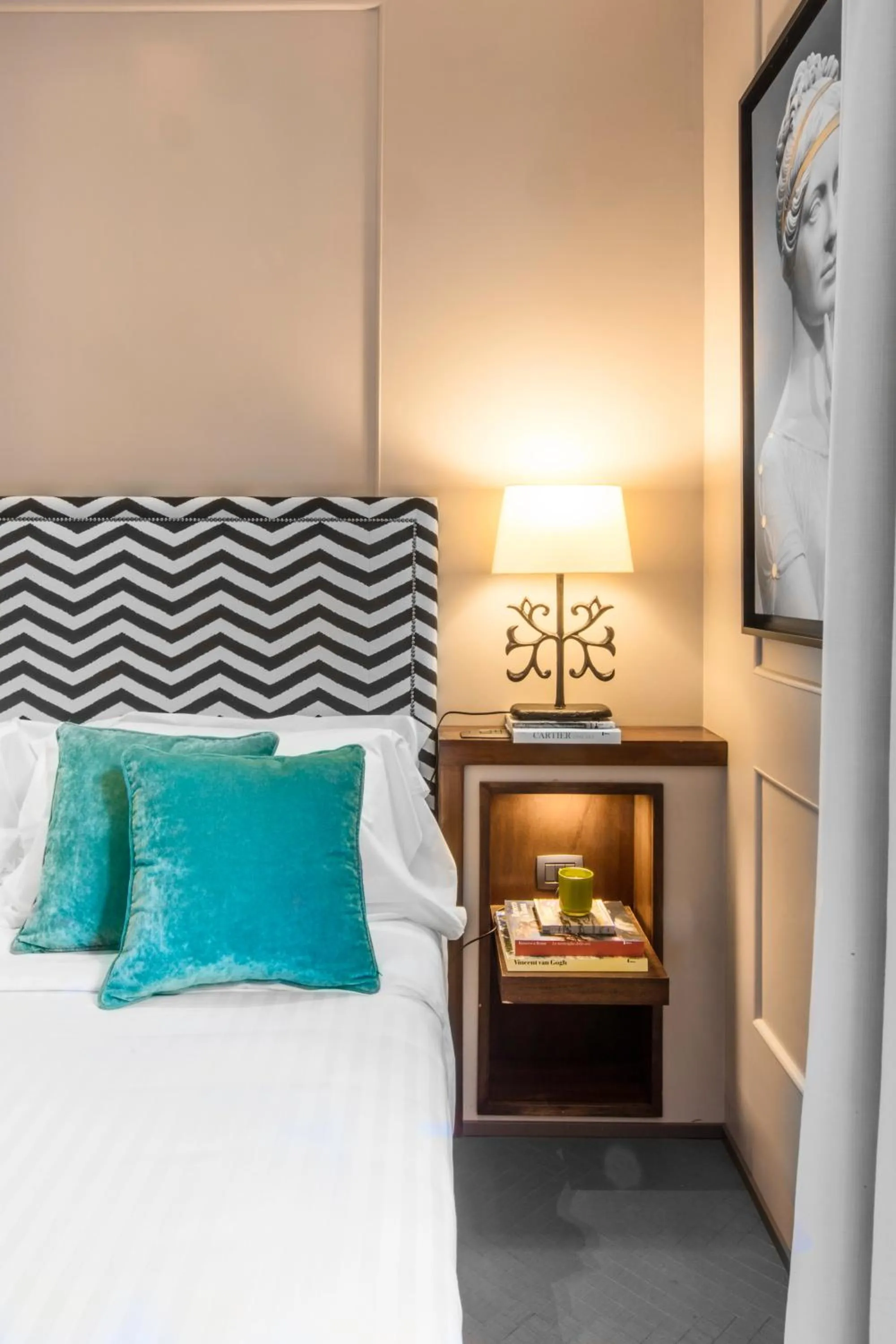 Other, Bed in Singer Palace Hotel Roma