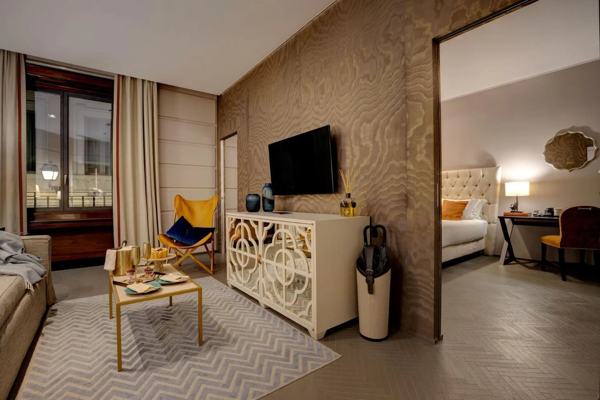 Bed in Singer Palace Hotel Roma