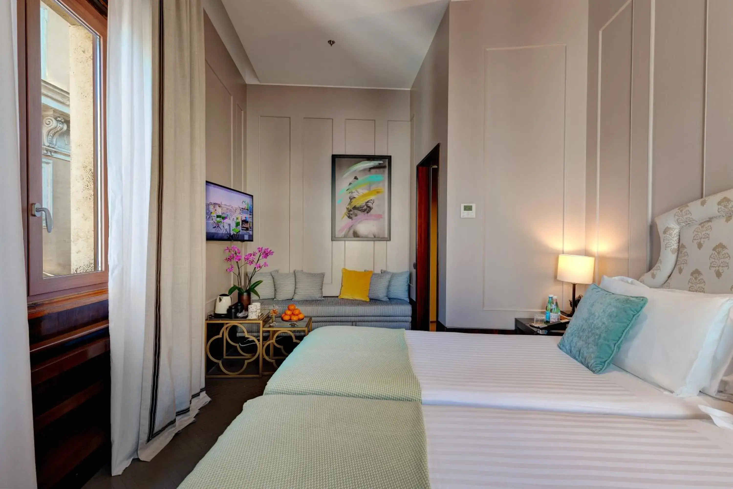 King Deluxe Double Room in Singer Palace Hotel Roma King Deluxe Double Room in Singer Palace Hotel Roma