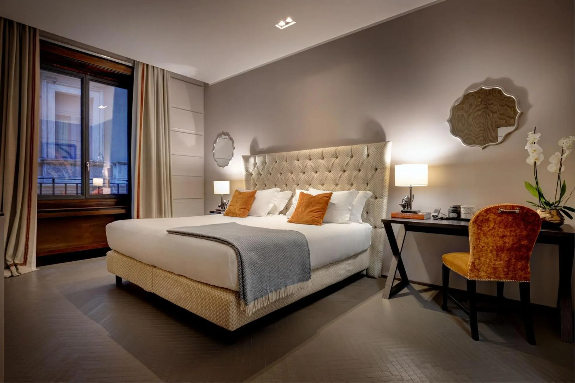 Bed in Singer Palace Hotel Roma