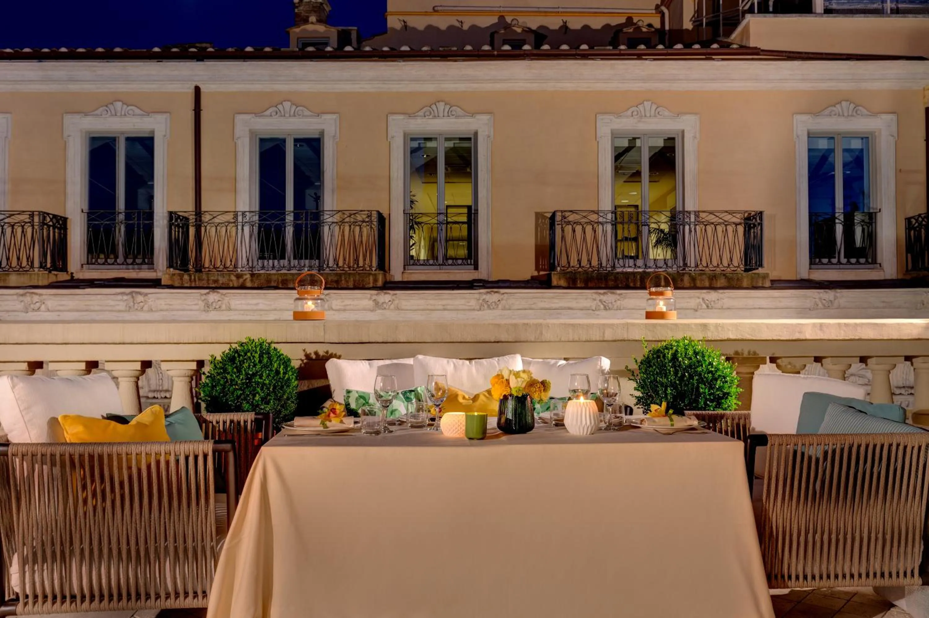 Restaurant/places to eat in Singer Palace Hotel Roma