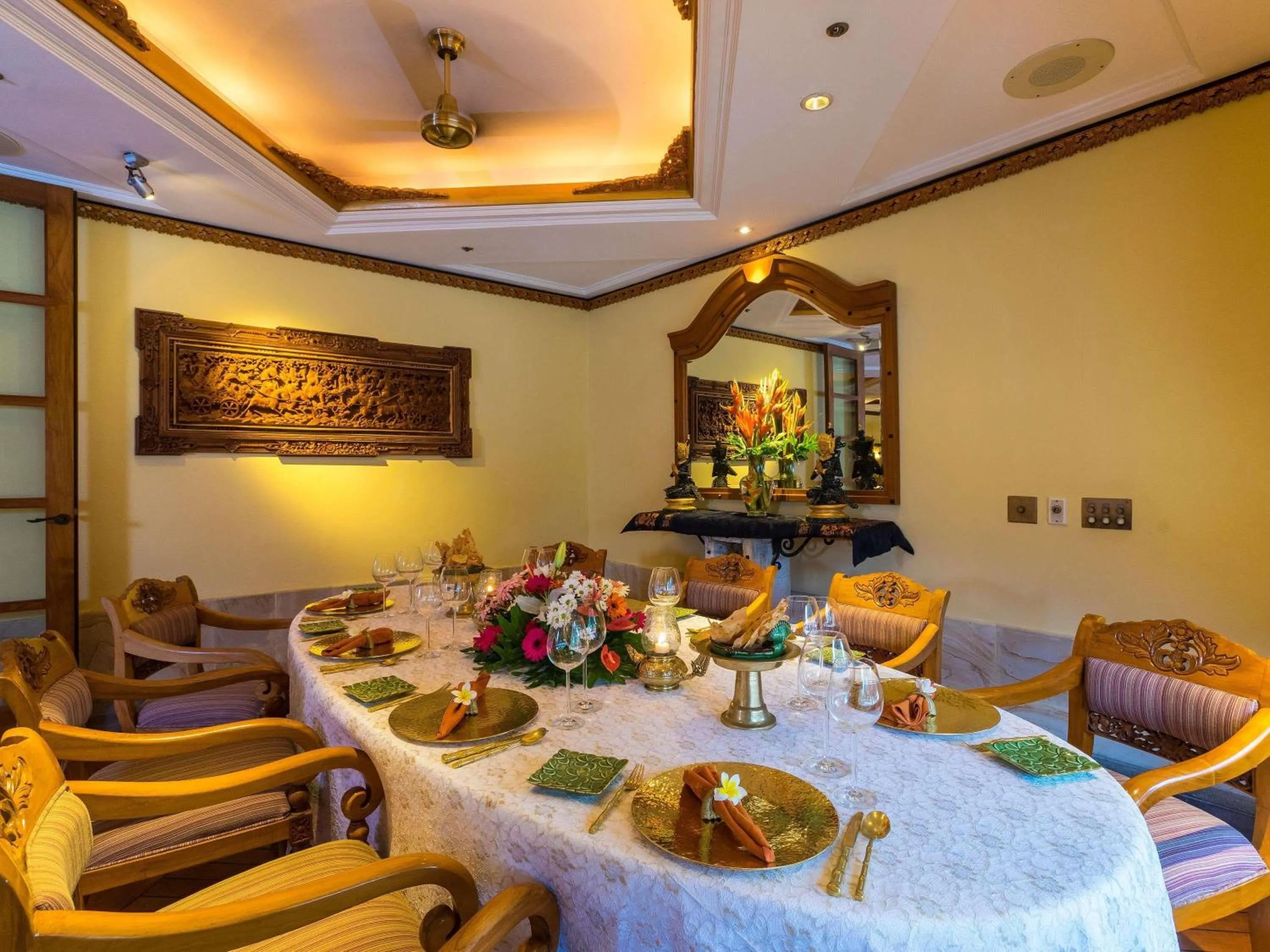 Restaurant/places to eat in Nusa Dua Beach Hotel and Spa - Handwritten Collection