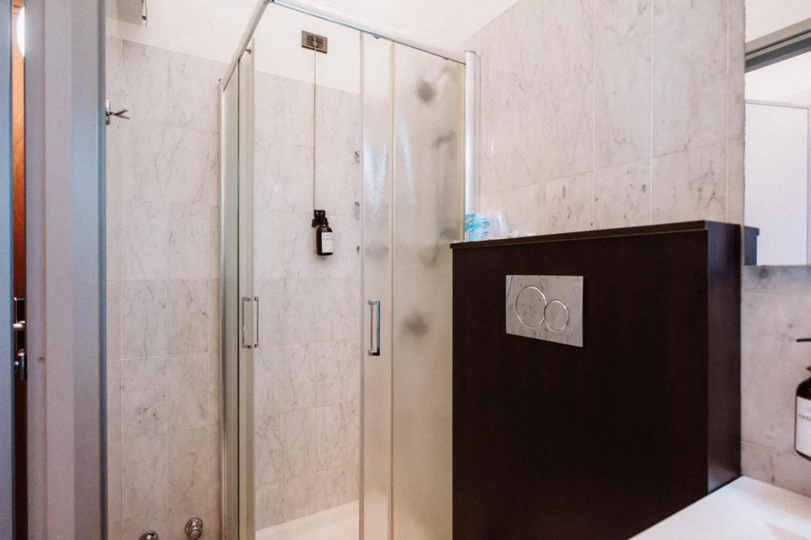 Shower in Hotel Chelsea