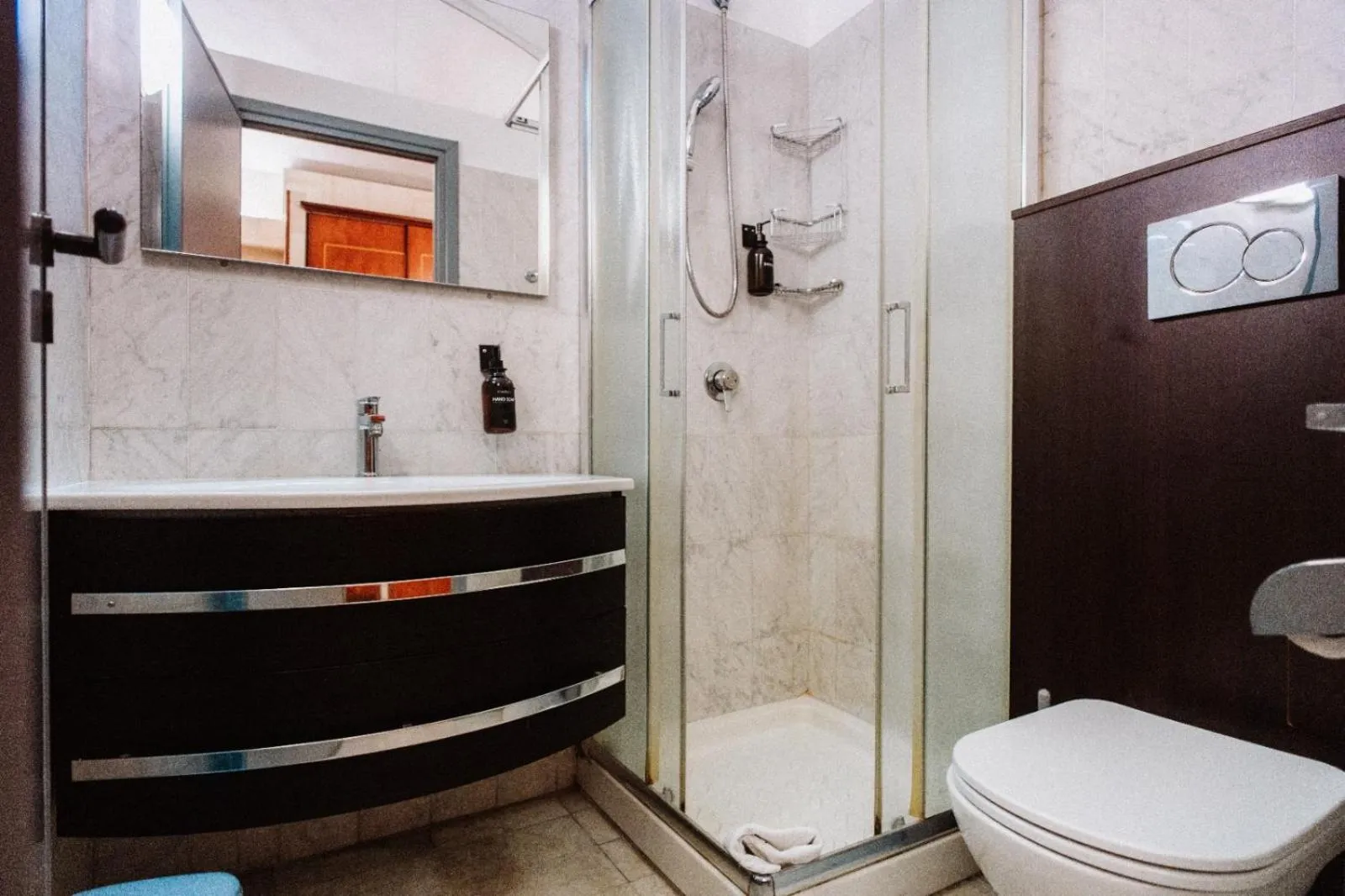 Shower in Hotel Chelsea