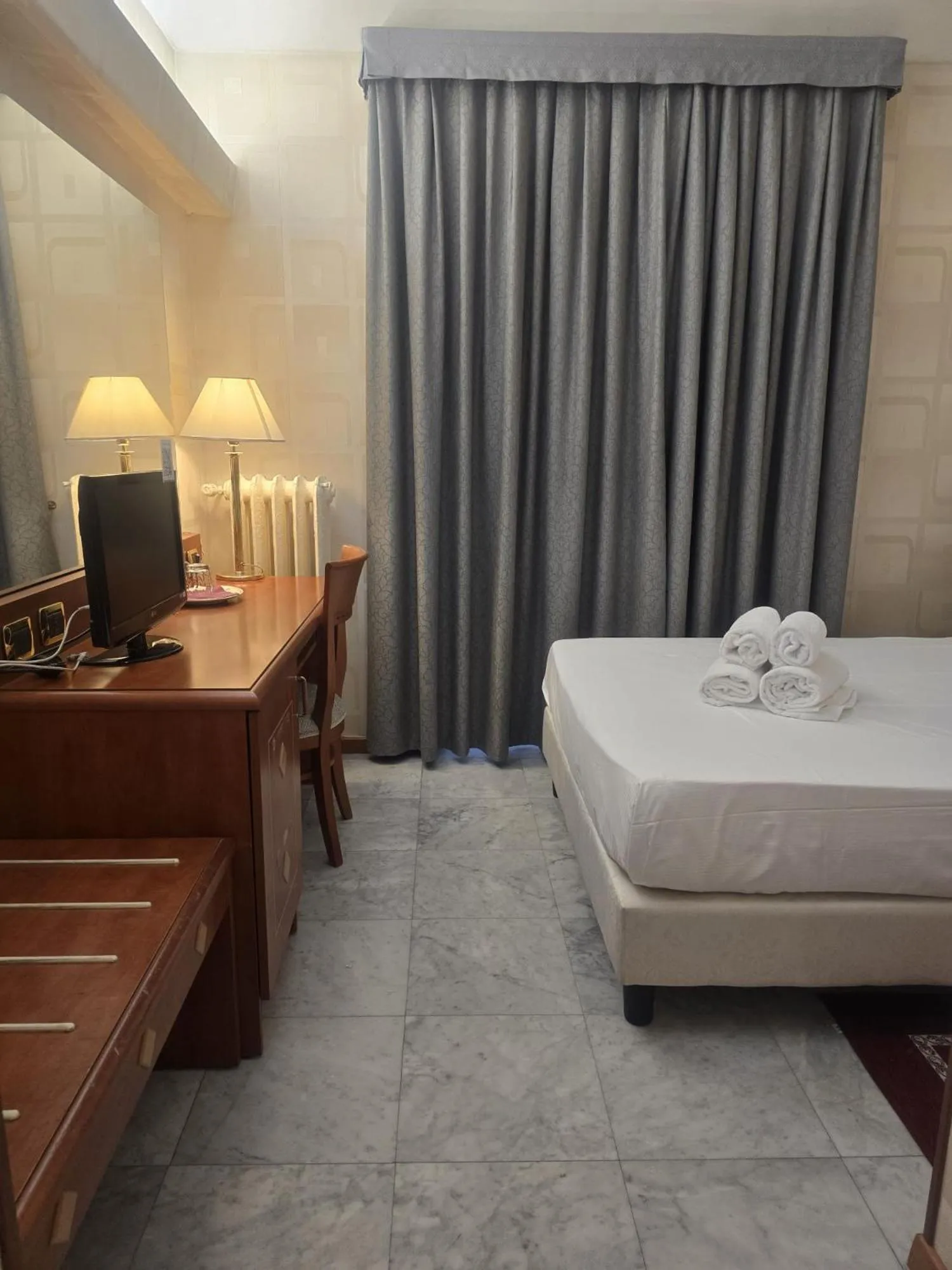 Bed in Hotel Chelsea