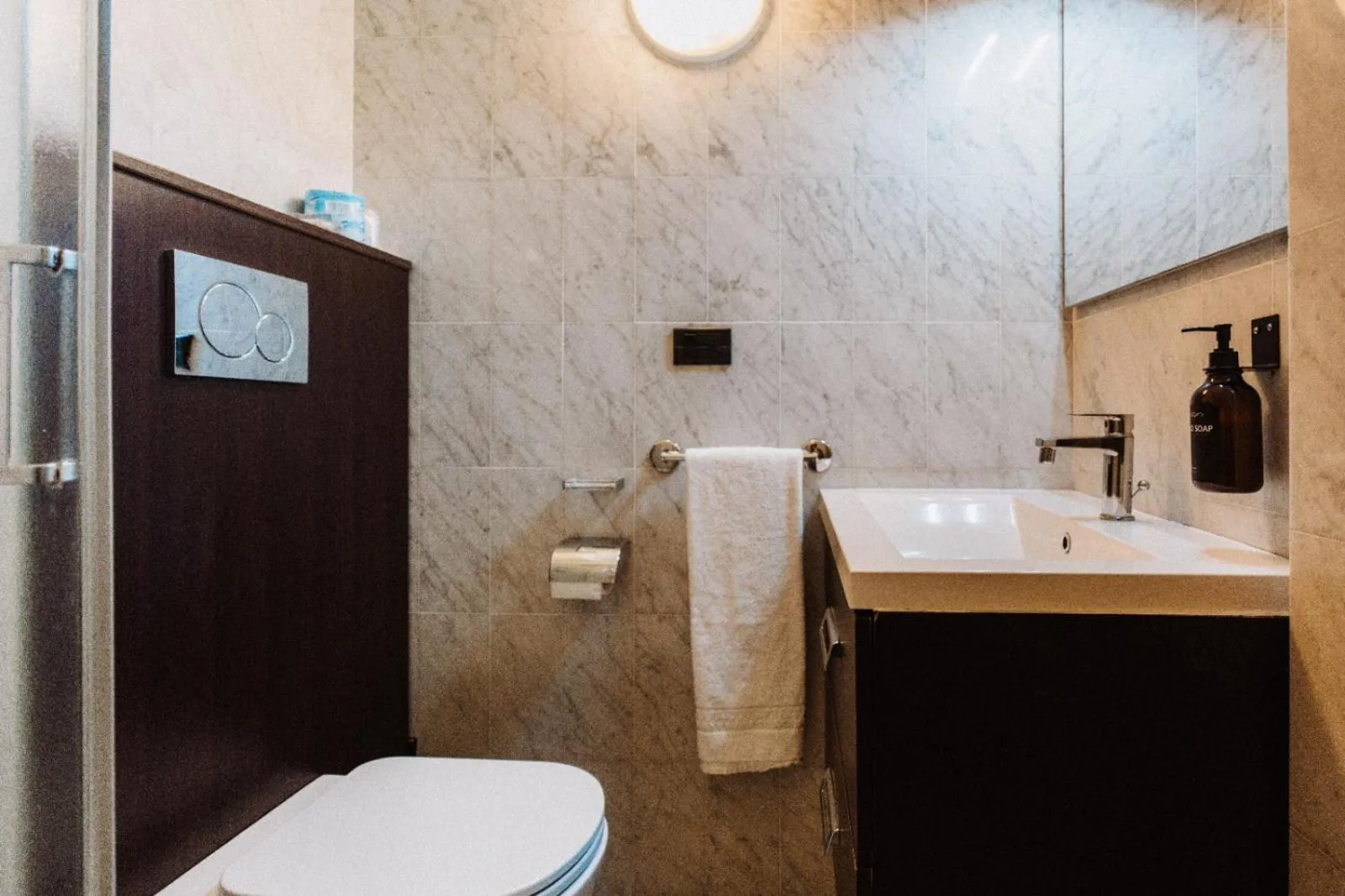 Shower in Hotel Chelsea