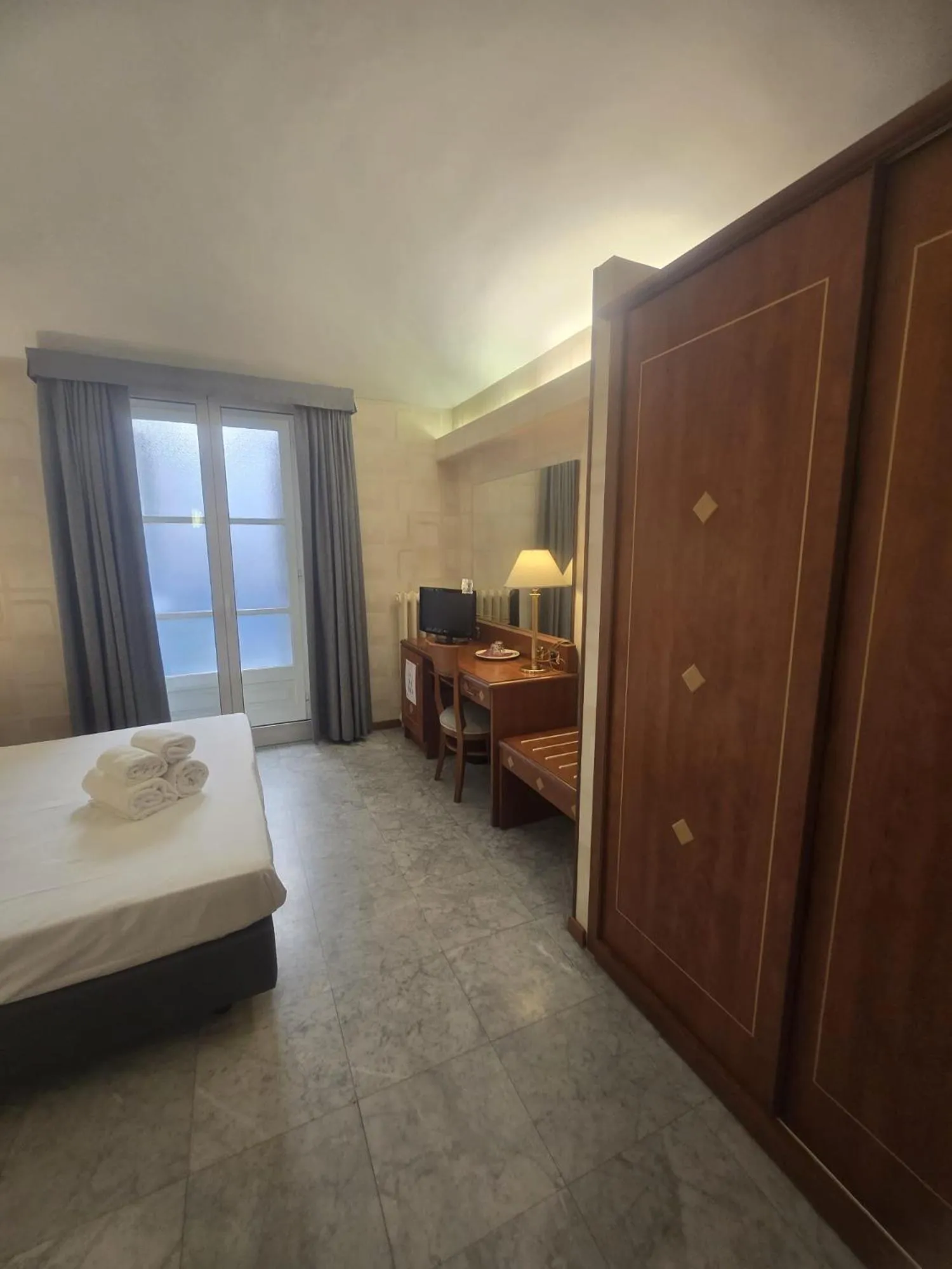 Bed in Hotel Chelsea