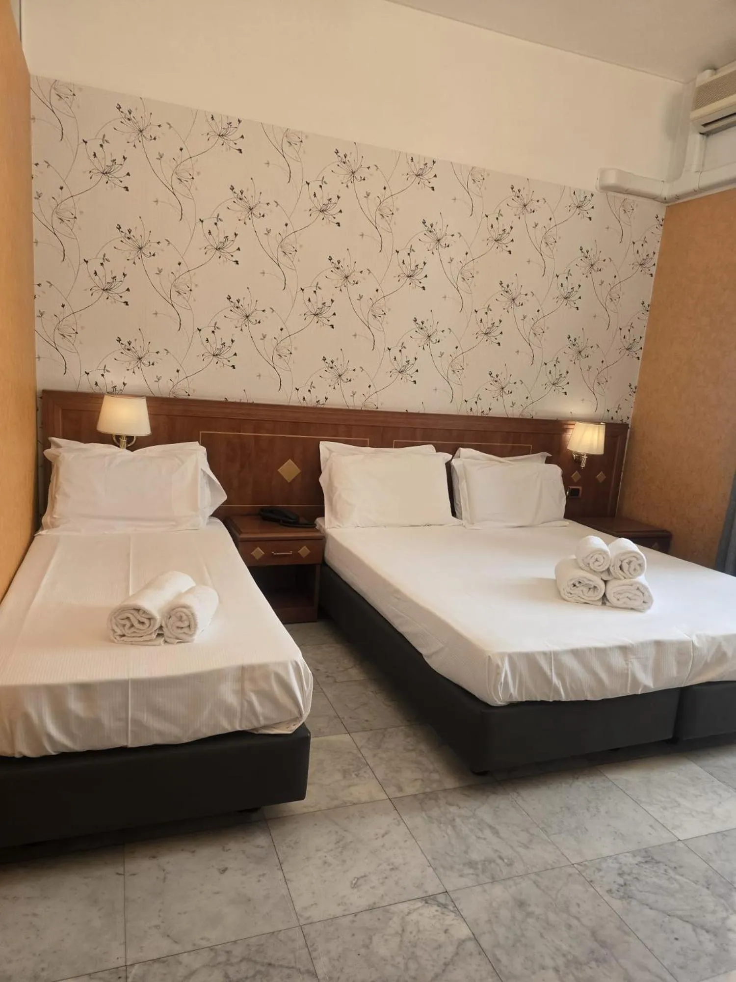 Bed in Hotel Chelsea