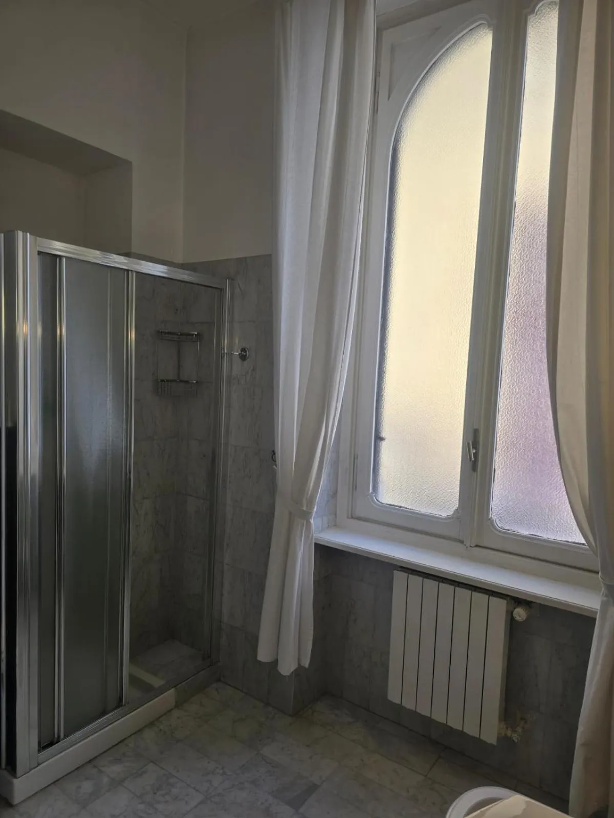 Shower in Hotel Chelsea