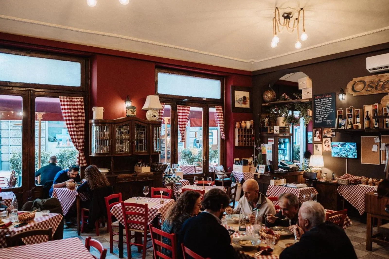 Restaurant/places to eat in Hotel Chelsea