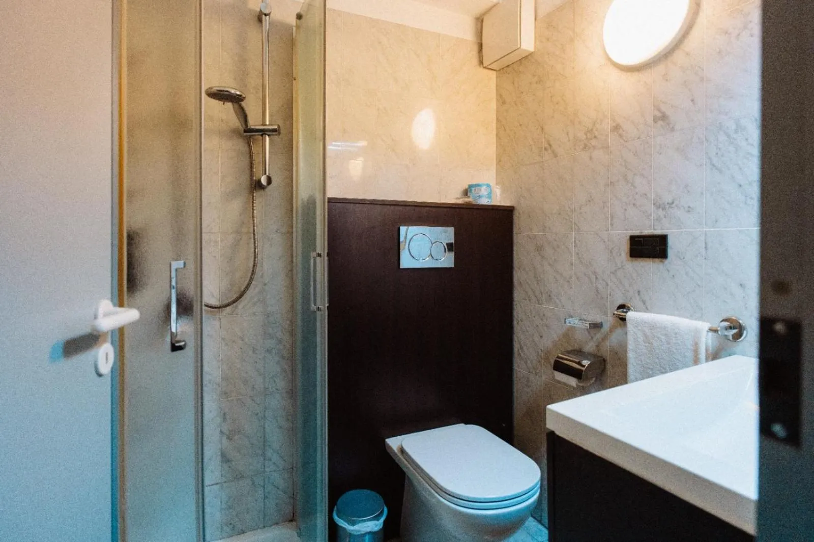 Shower in Hotel Chelsea