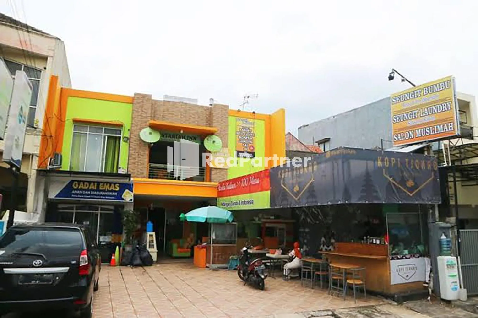Property building in Seungit Syariah Inn Tebet Mitra RedDoorz