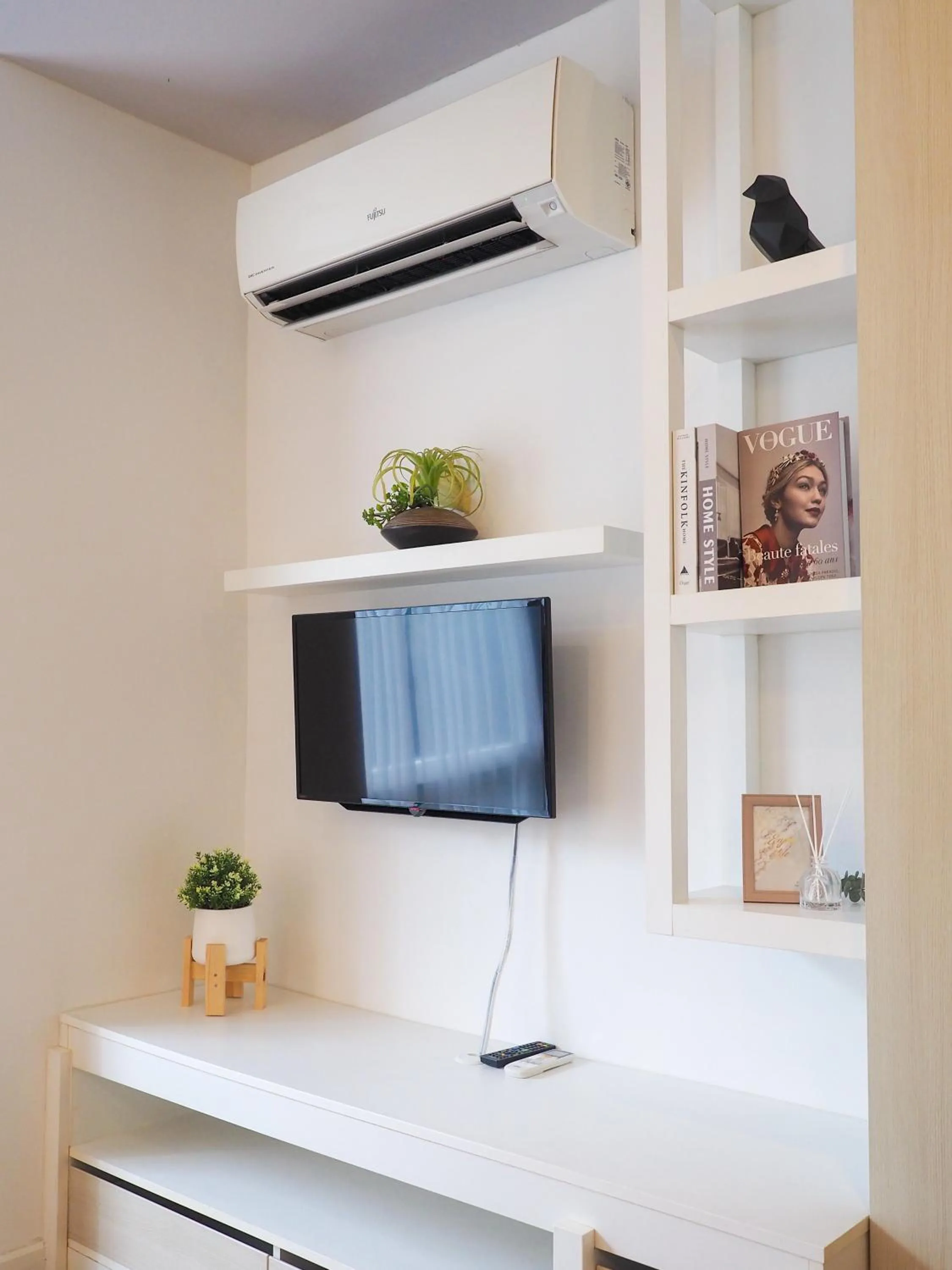 TV and multimedia in THE KANNAS Hotel & Serviced Apartment, Chiang Mai SHA Certified