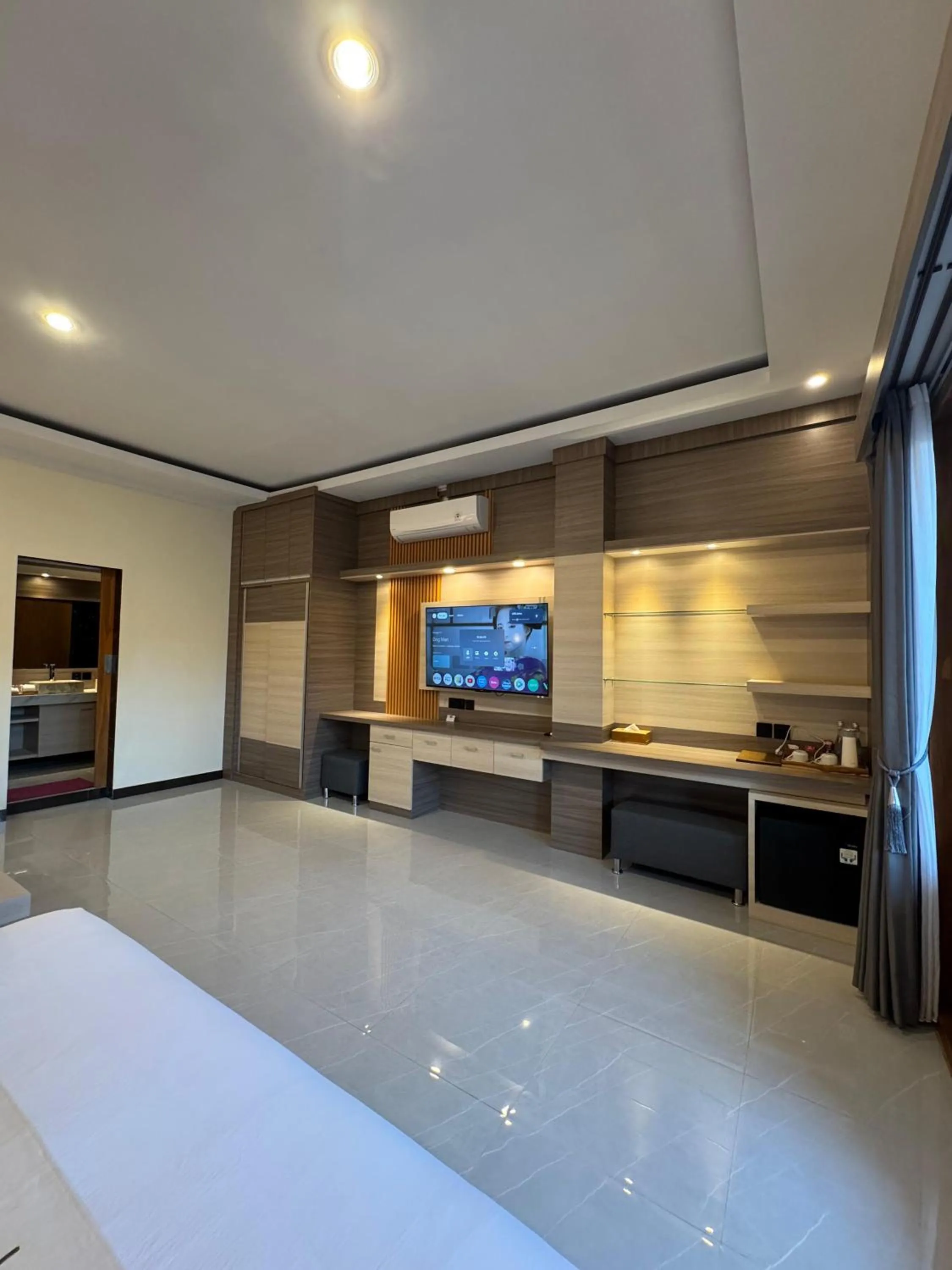TV and multimedia in The Kanha Palace