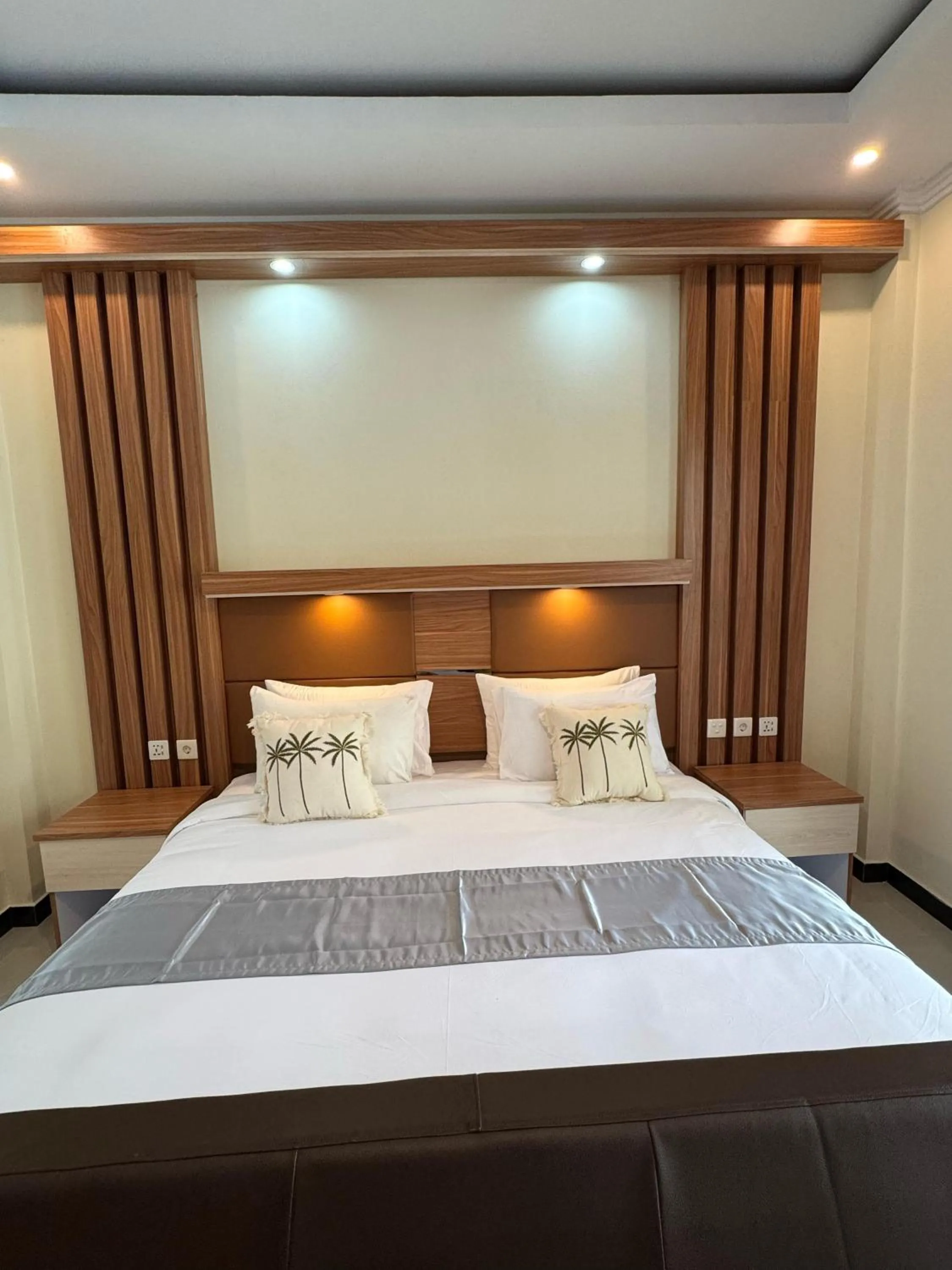 Bedroom, Bed in The Kanha Palace