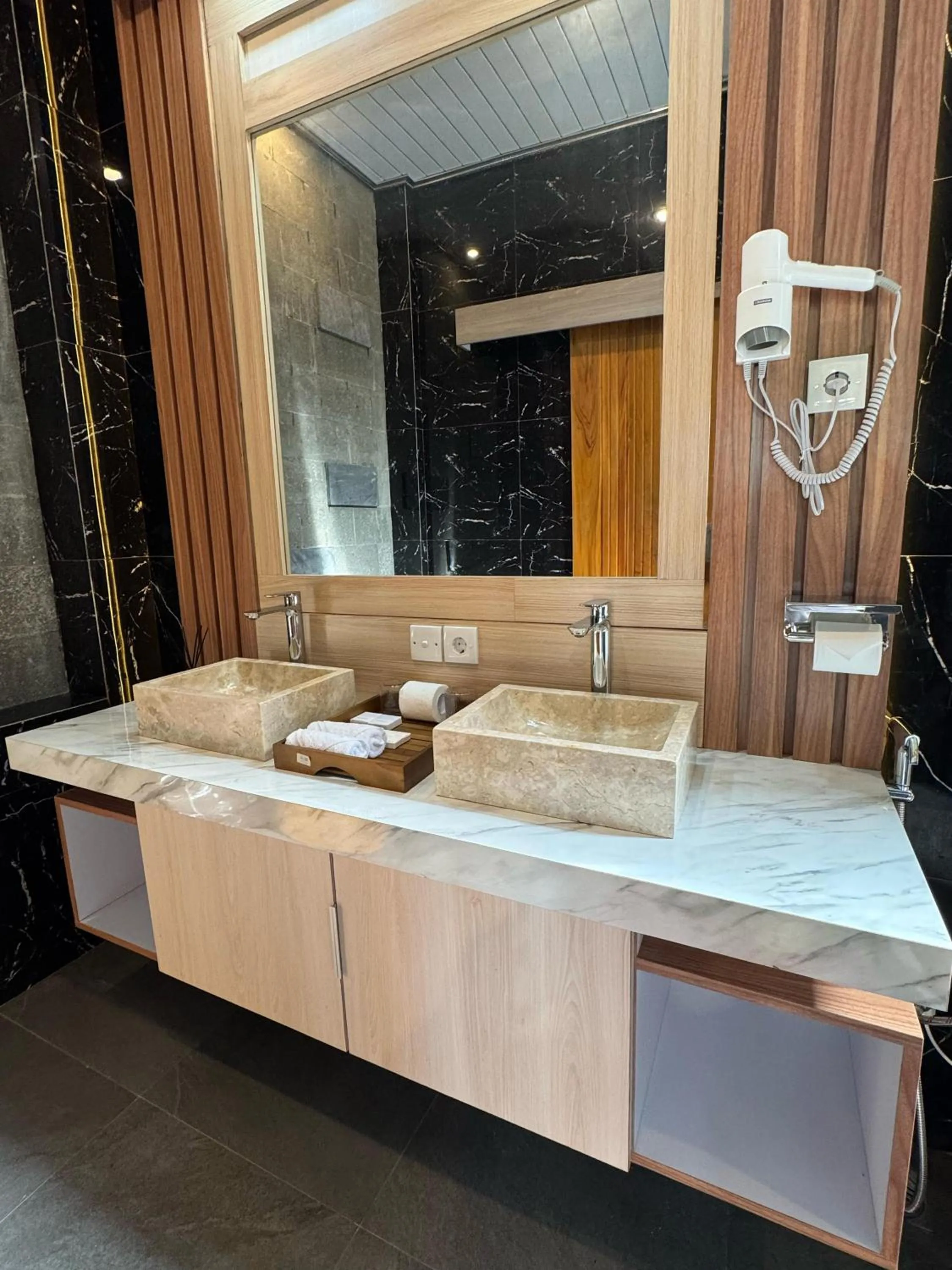 Bathroom in The Kanha Palace