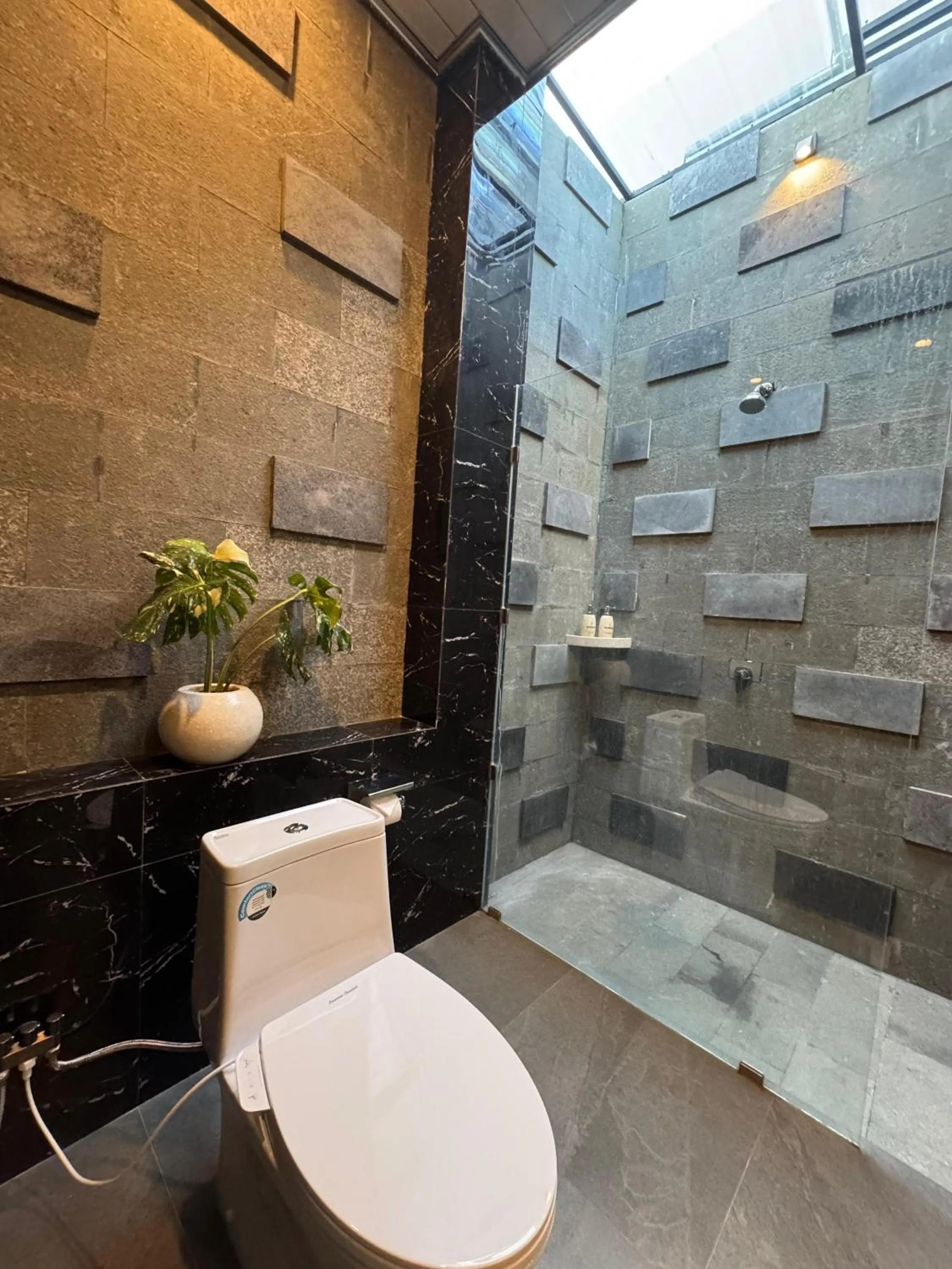 Bathroom in The Kanha Palace