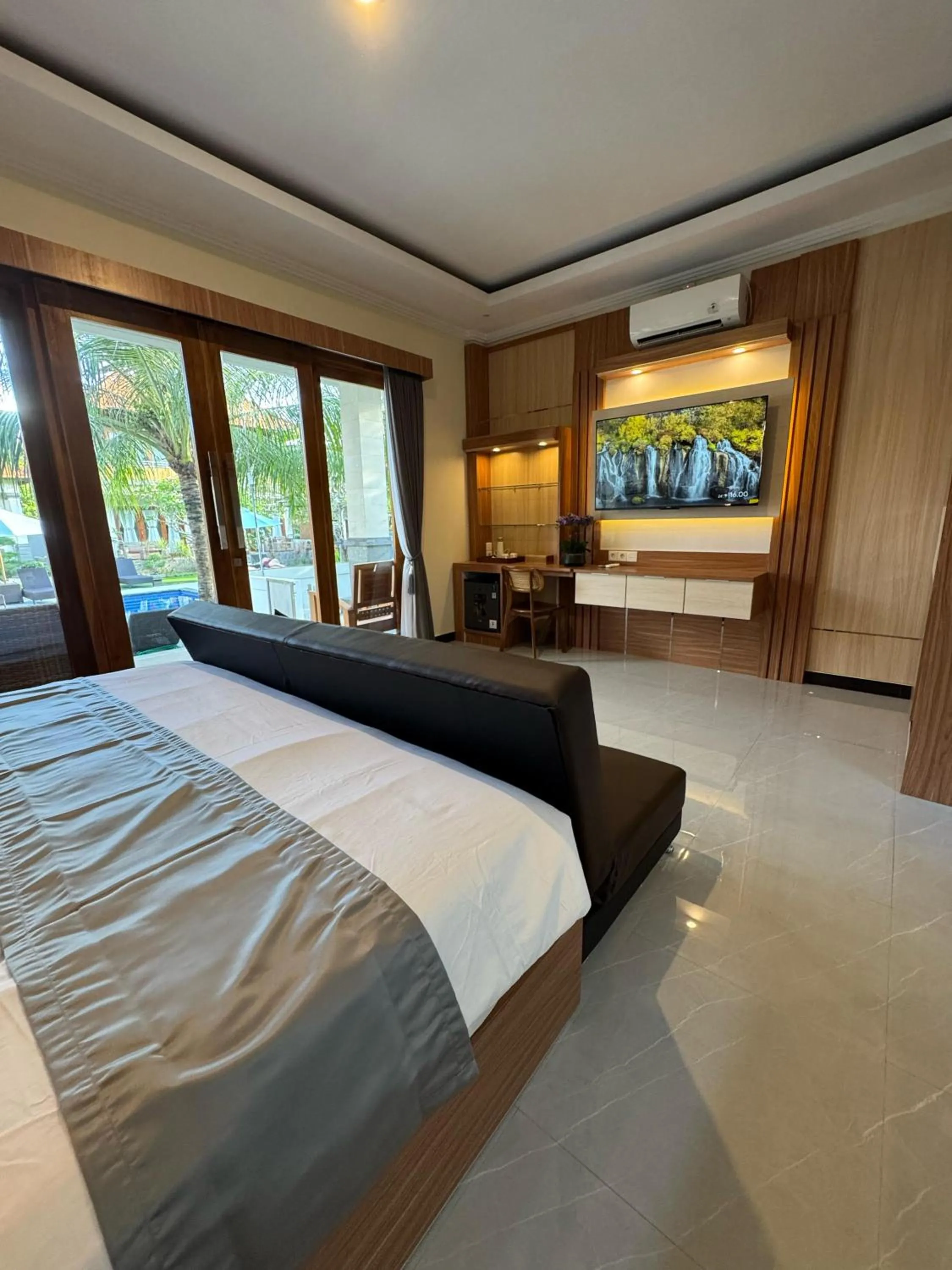 TV and multimedia, Bed in The Kanha Palace