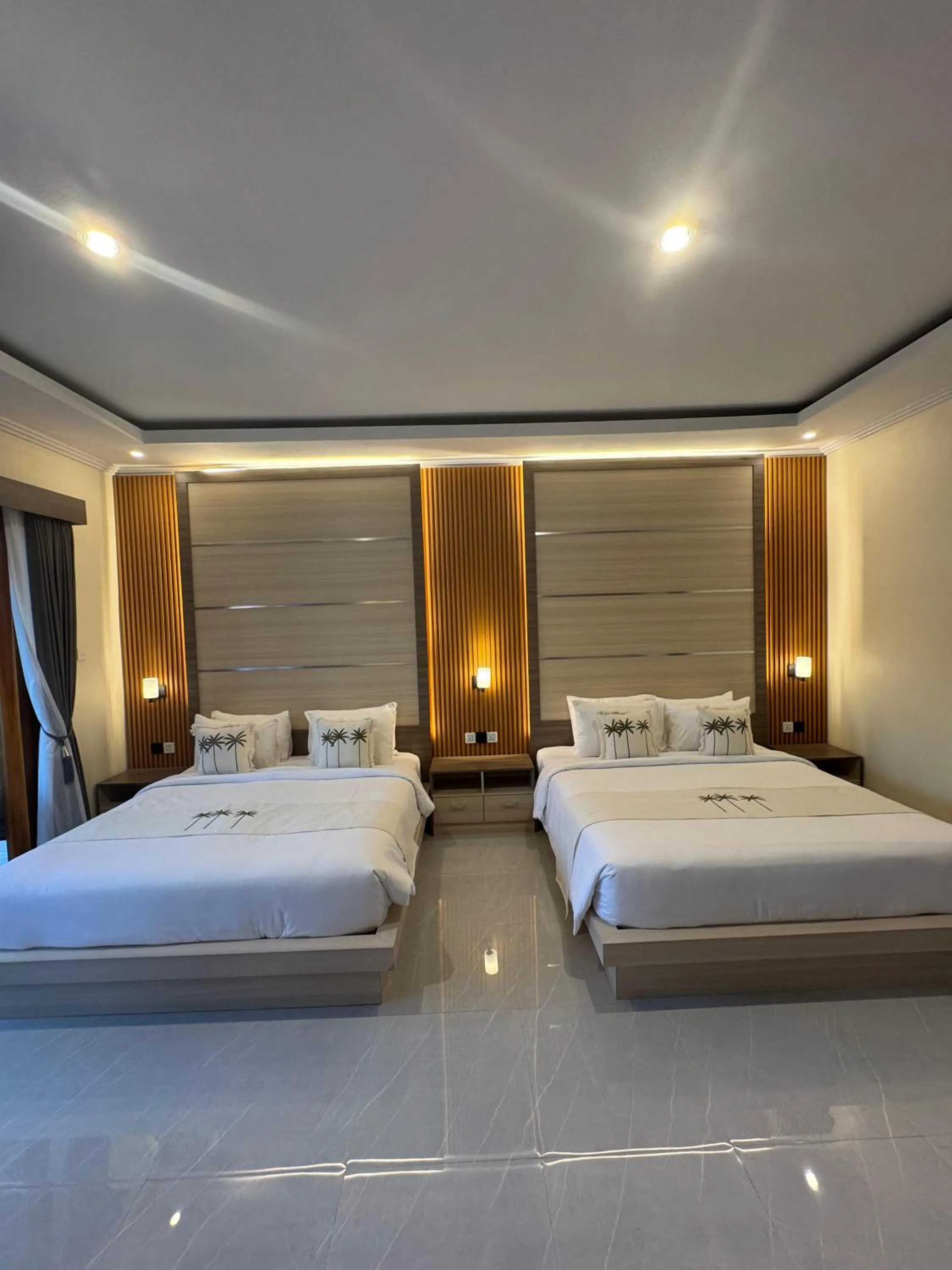 Bed in The Kanha Palace