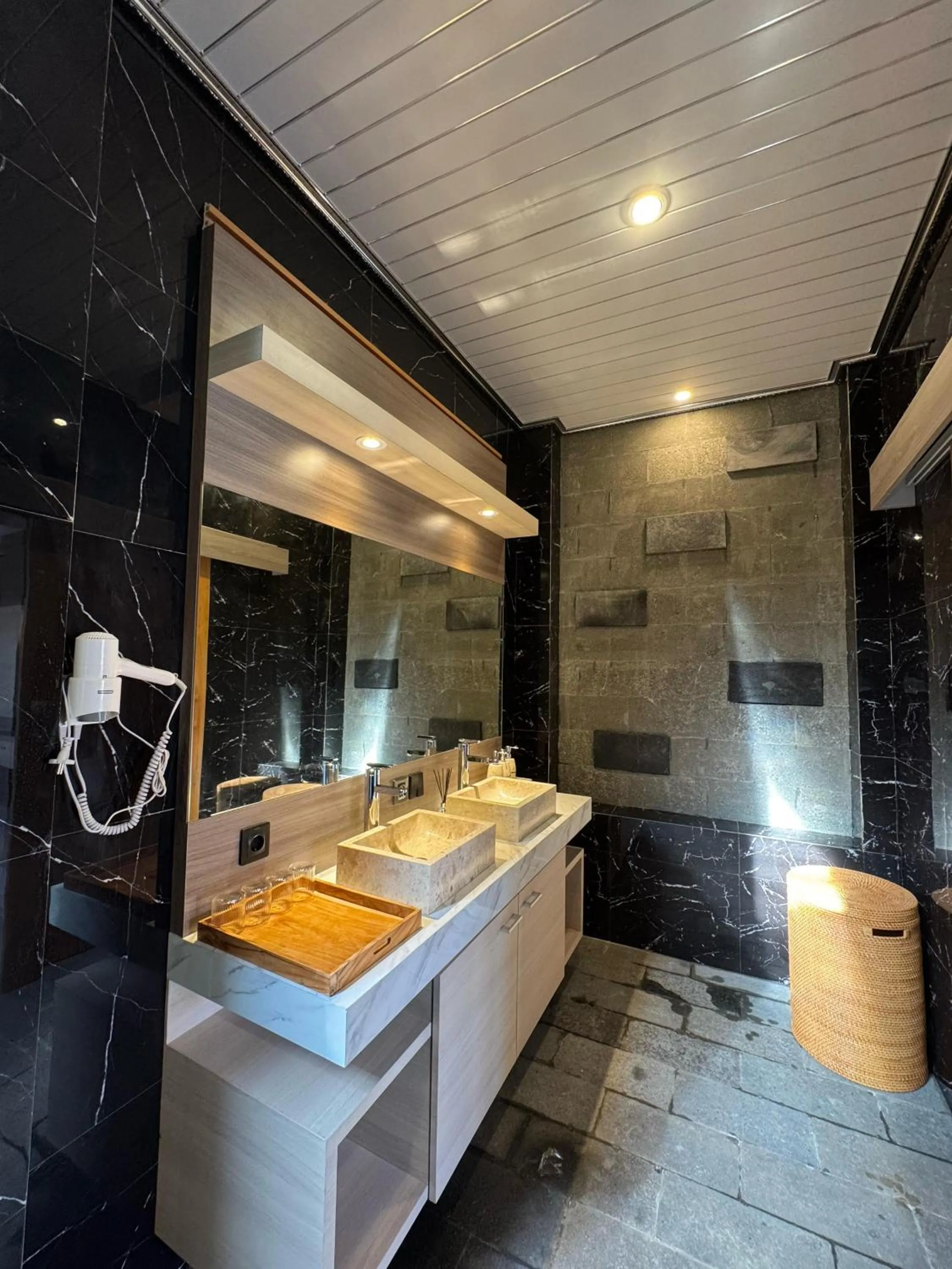 Bathroom in The Kanha Palace