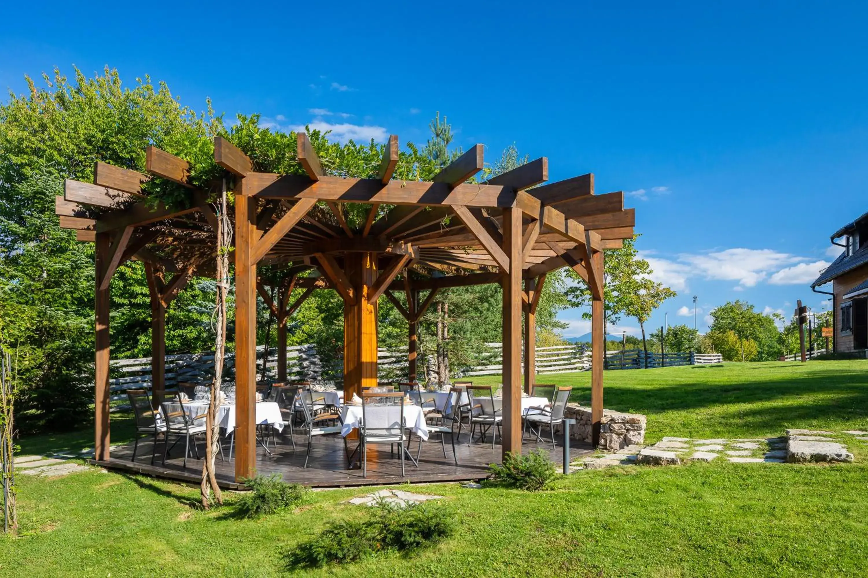 Restaurant/places to eat in Fenomen Plitvice Resort Restaurant/places to eat in Fenomen Plitvice Resort