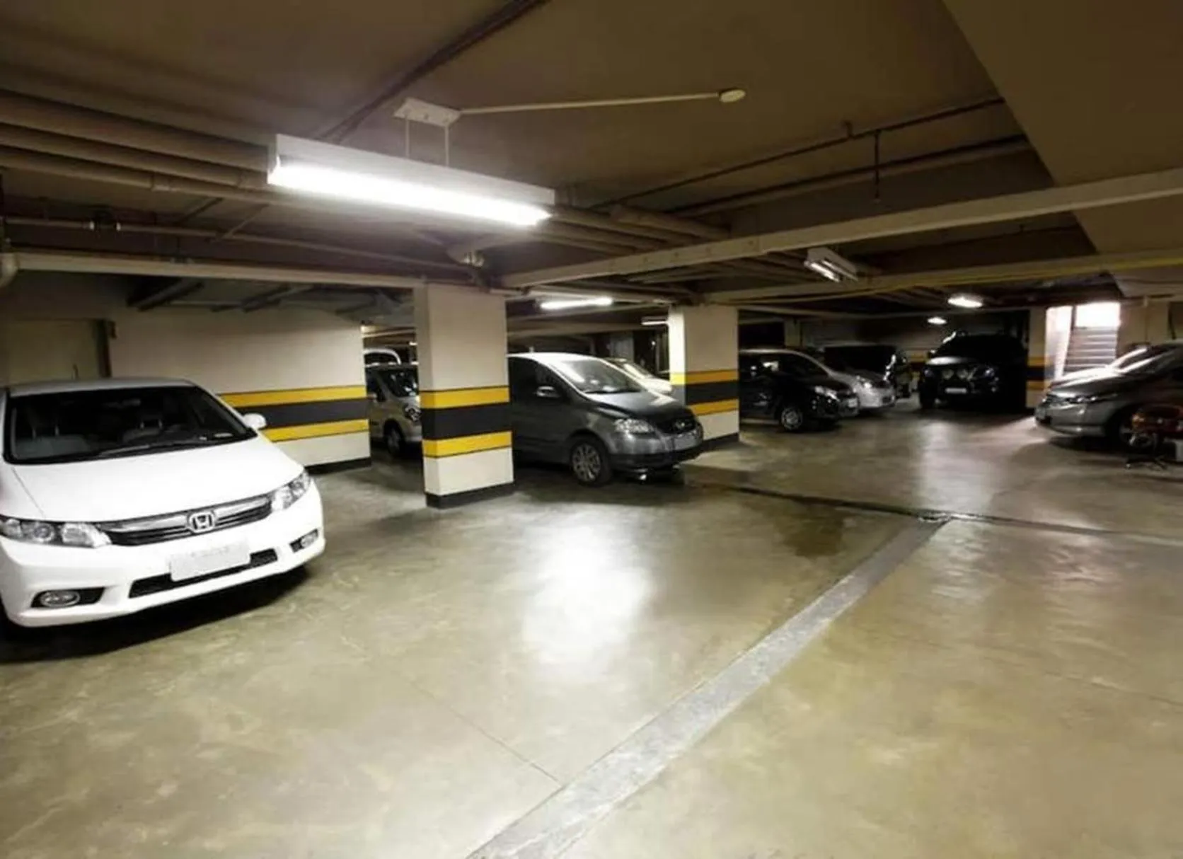 Parking in Elegance Praia Hotel