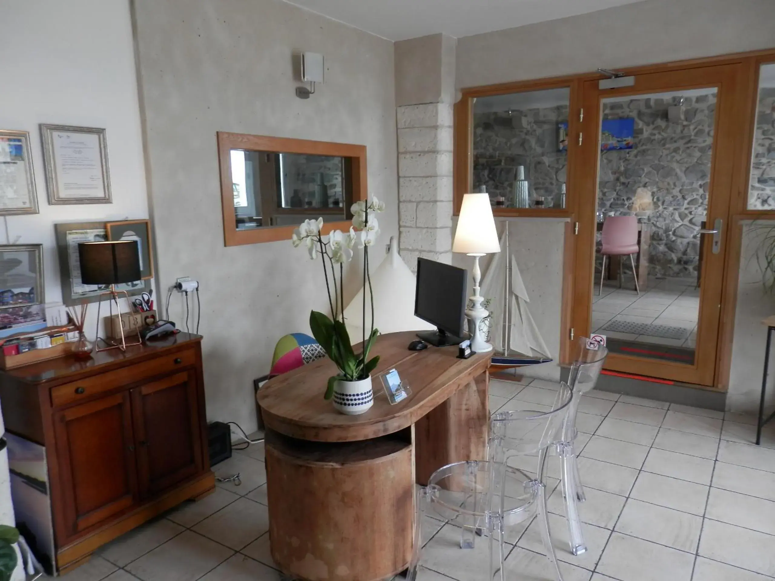 Lobby or reception in Hôtel La Caravelle Lobby or reception in Hôtel La Caravelle