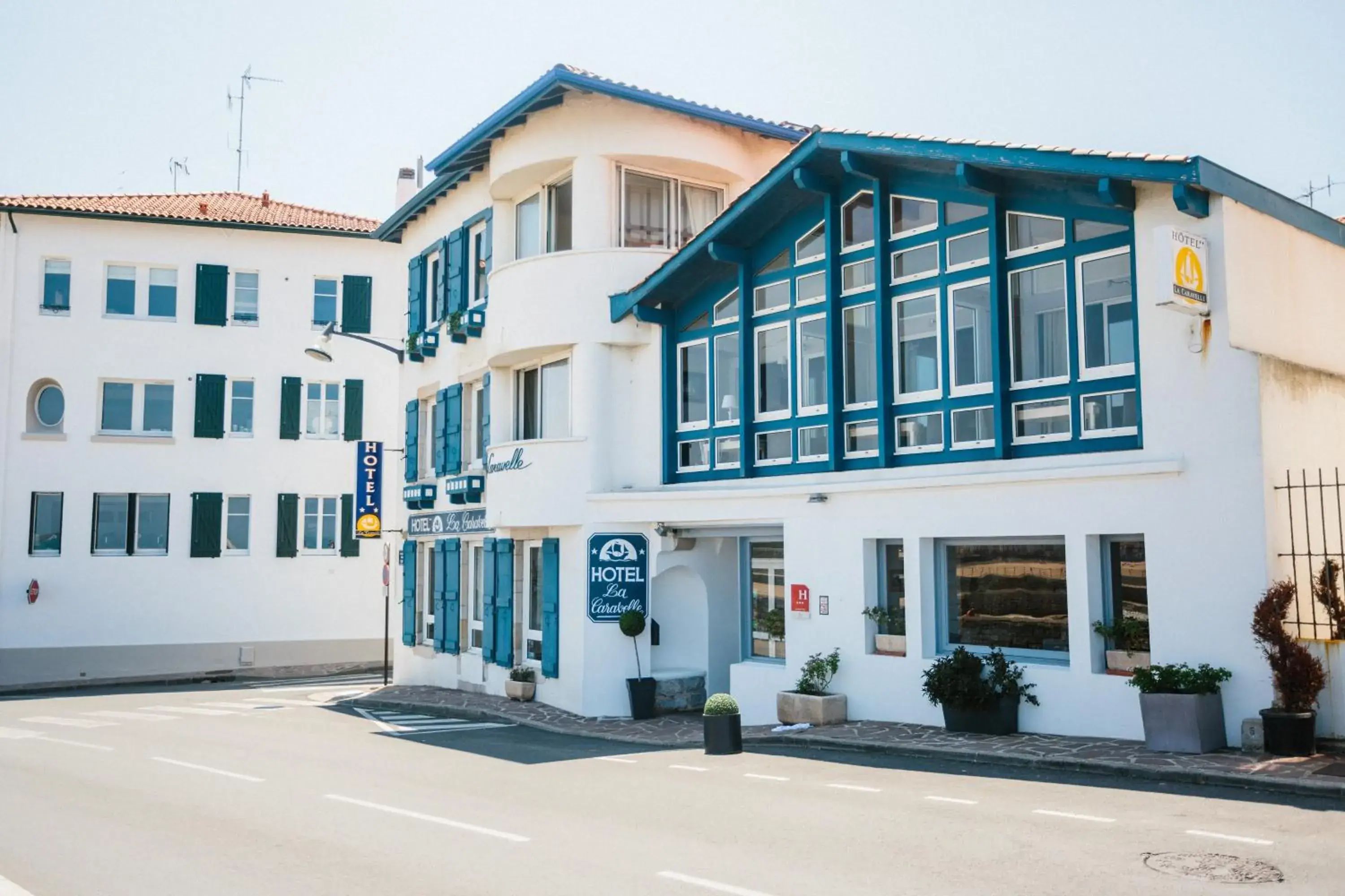 Property building in Hôtel La Caravelle Property building in Hôtel La Caravelle