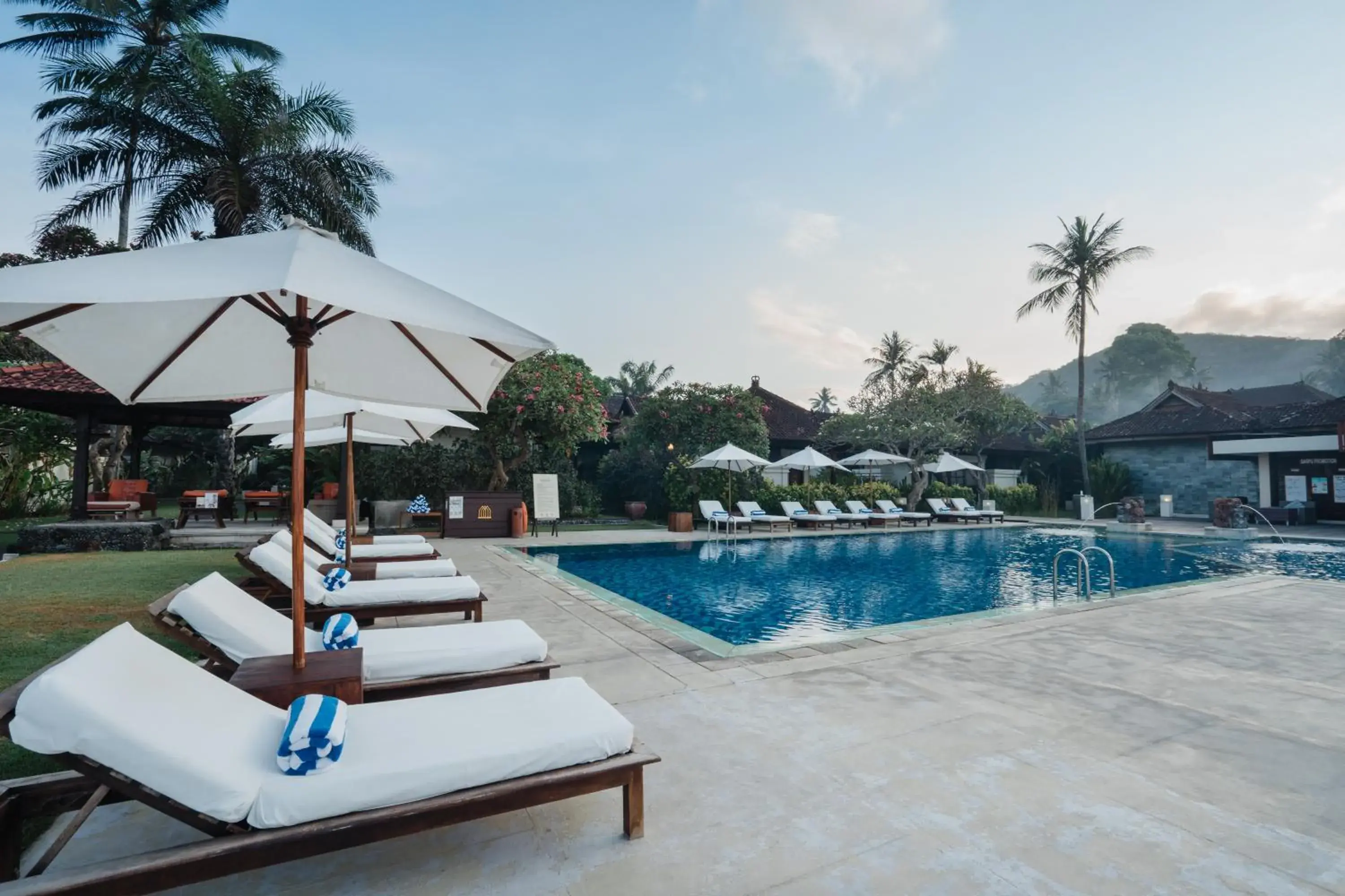 Swimming pool in Ramayana Candidasa Beach Resort Swimming pool in Ramayana Candidasa Beach Resort