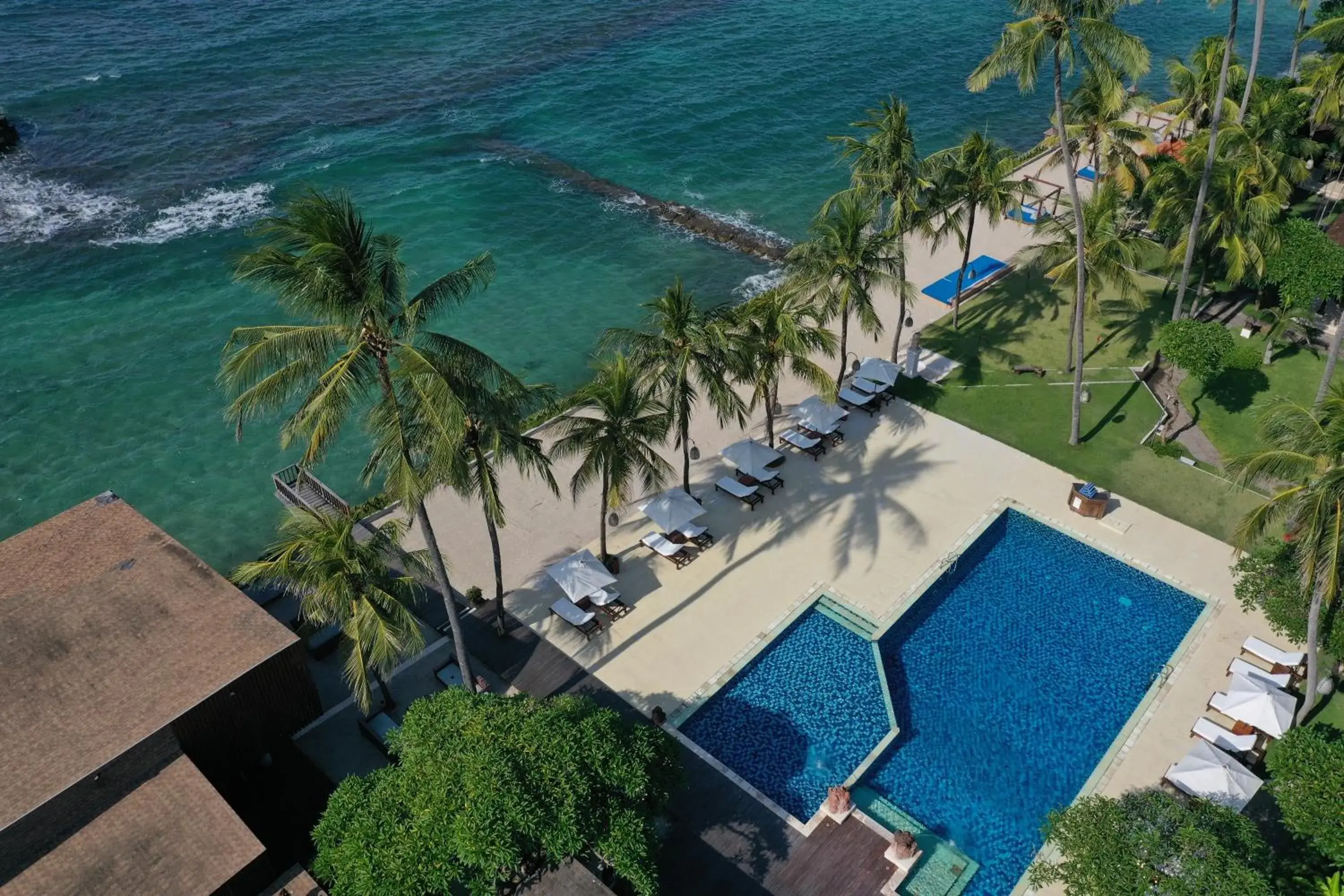 Swimming pool in Ramayana Candidasa Beach Resort Swimming pool in Ramayana Candidasa Beach Resort