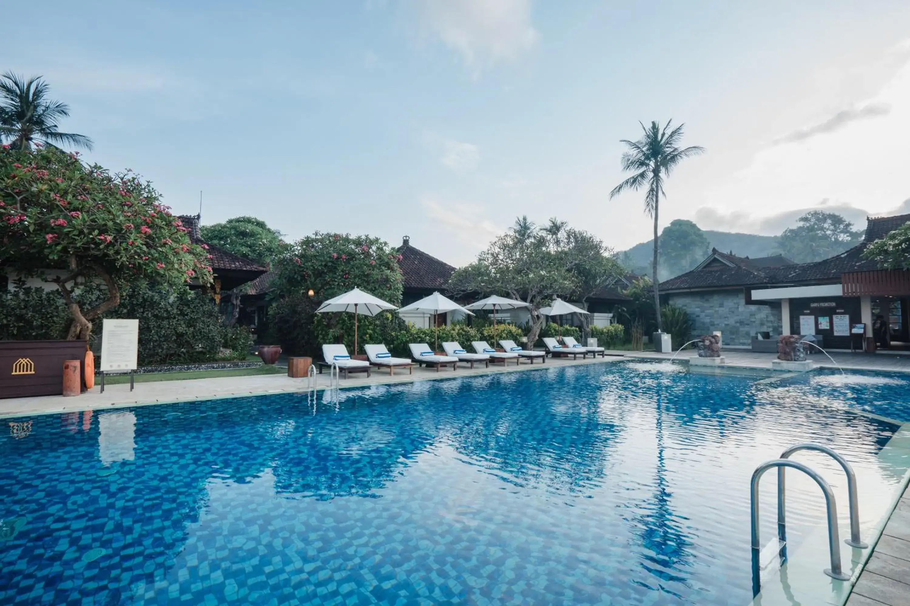 Swimming pool in Ramayana Candidasa Beach Resort Swimming pool in Ramayana Candidasa Beach Resort