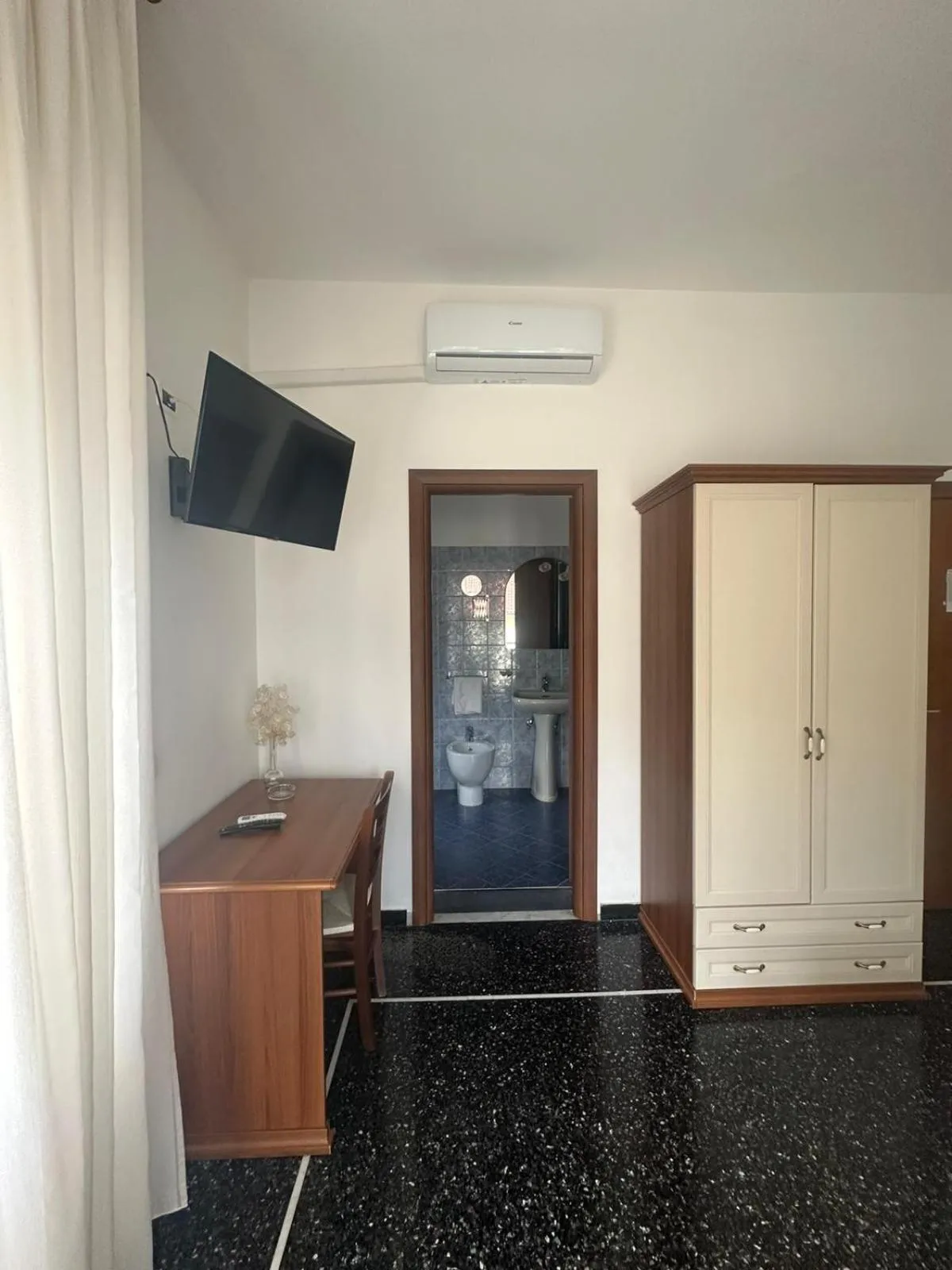 TV and multimedia in Hotel La Pineta