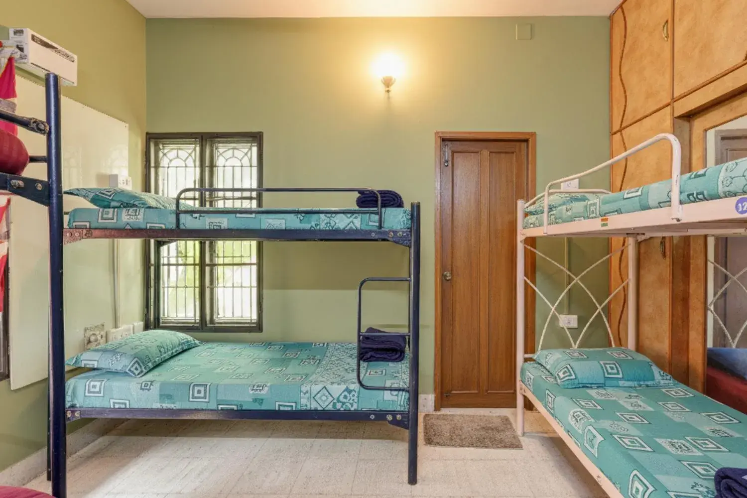 Bed in 8-Bed Mixed Dormitory Room in Hostel Gandhi Bed in 8-Bed Mixed Dormitory Room in Hostel Gandhi