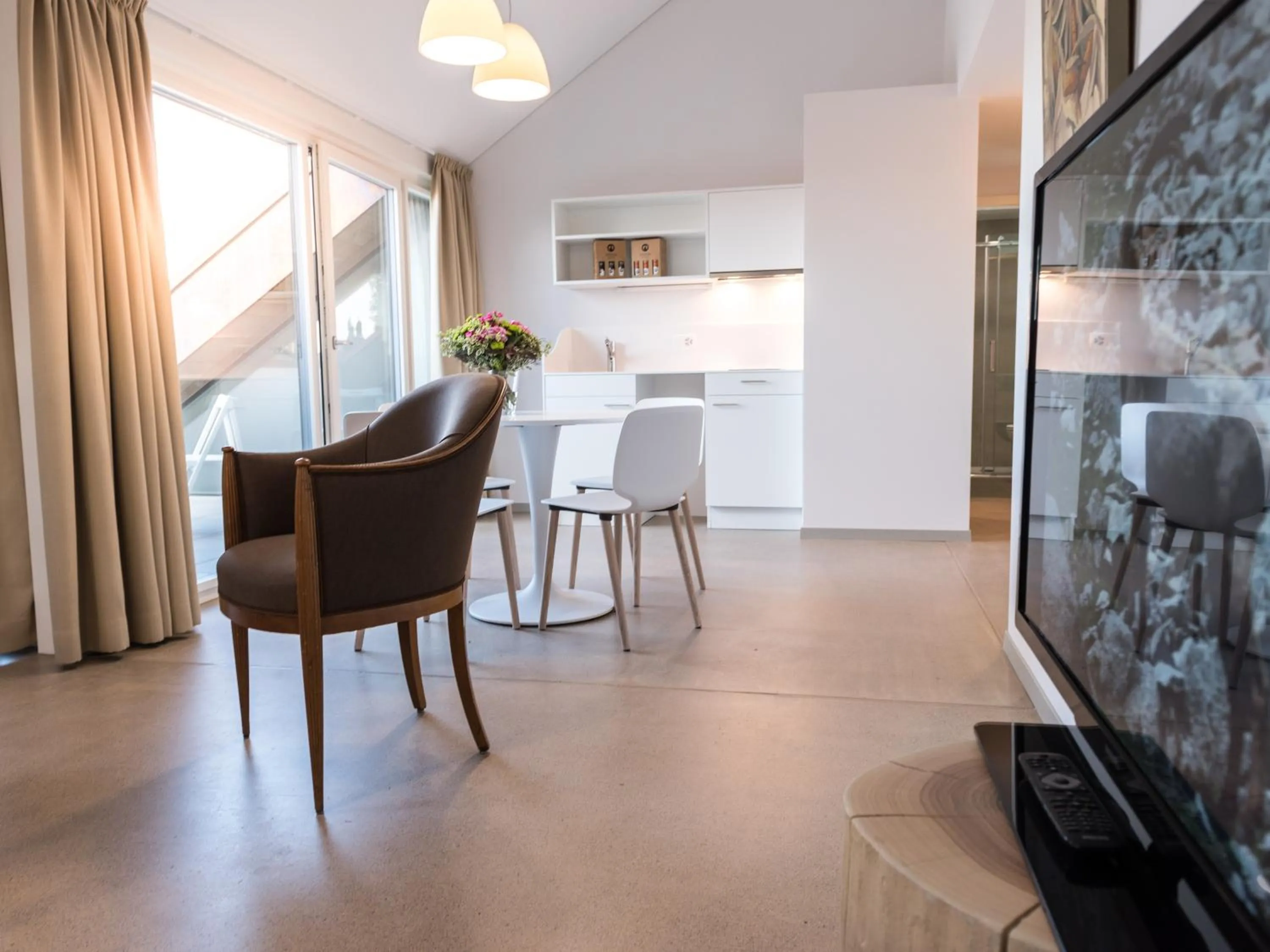 Patio in Hôtel la Croix Blanche