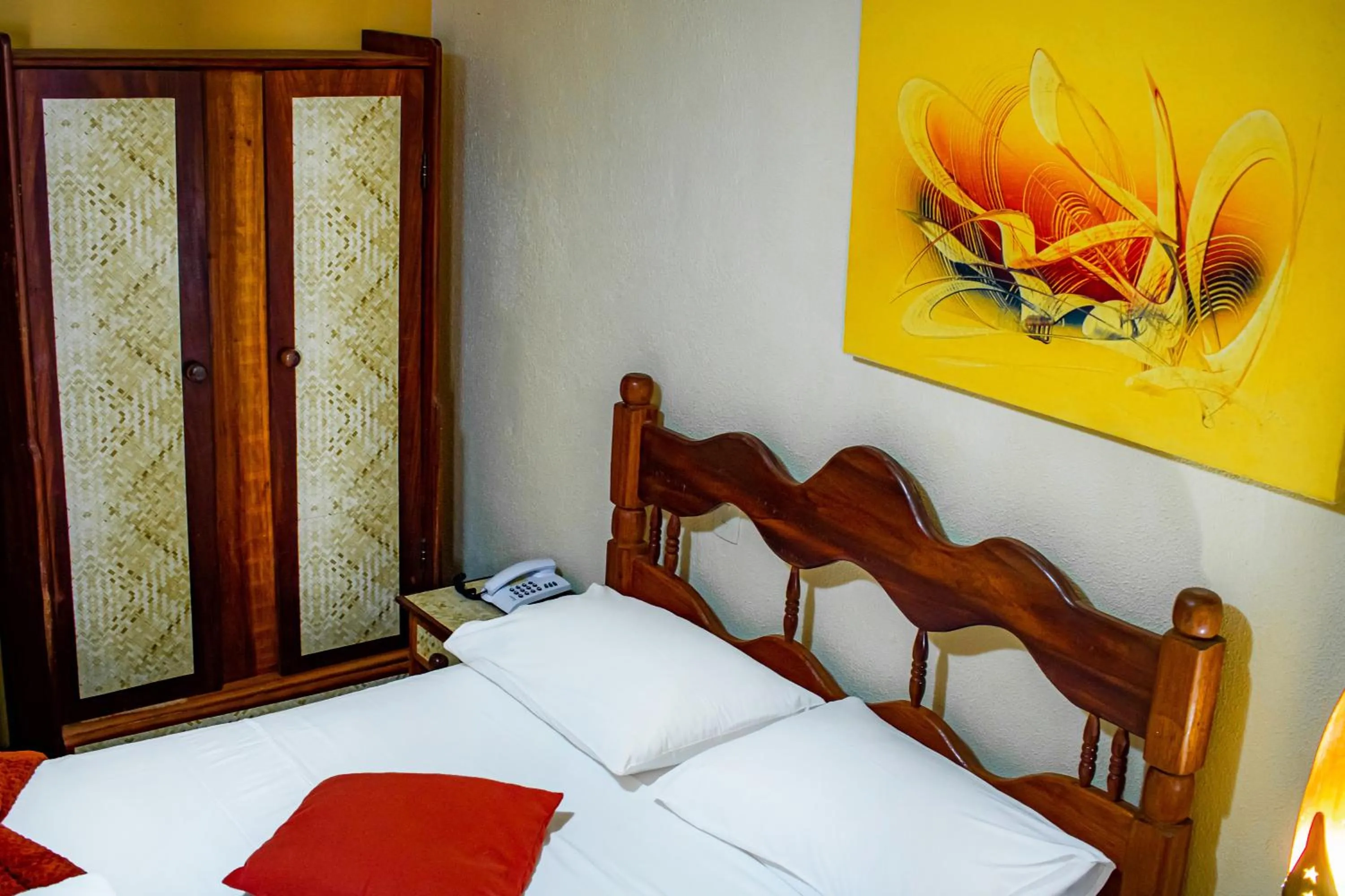 View (from property/room), Bed in Castelo Beach Hotel