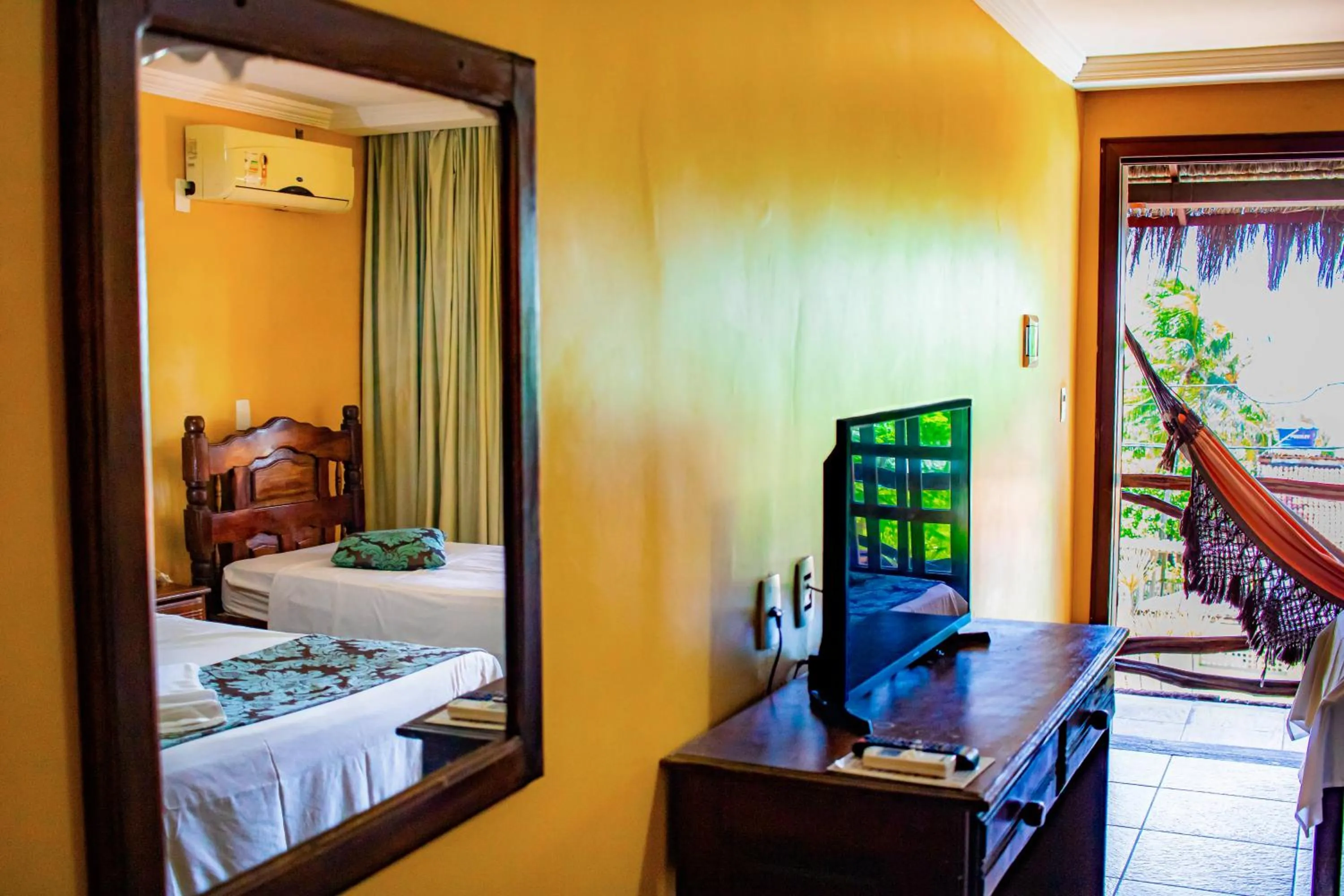 Bedroom, Bed in Castelo Beach Hotel