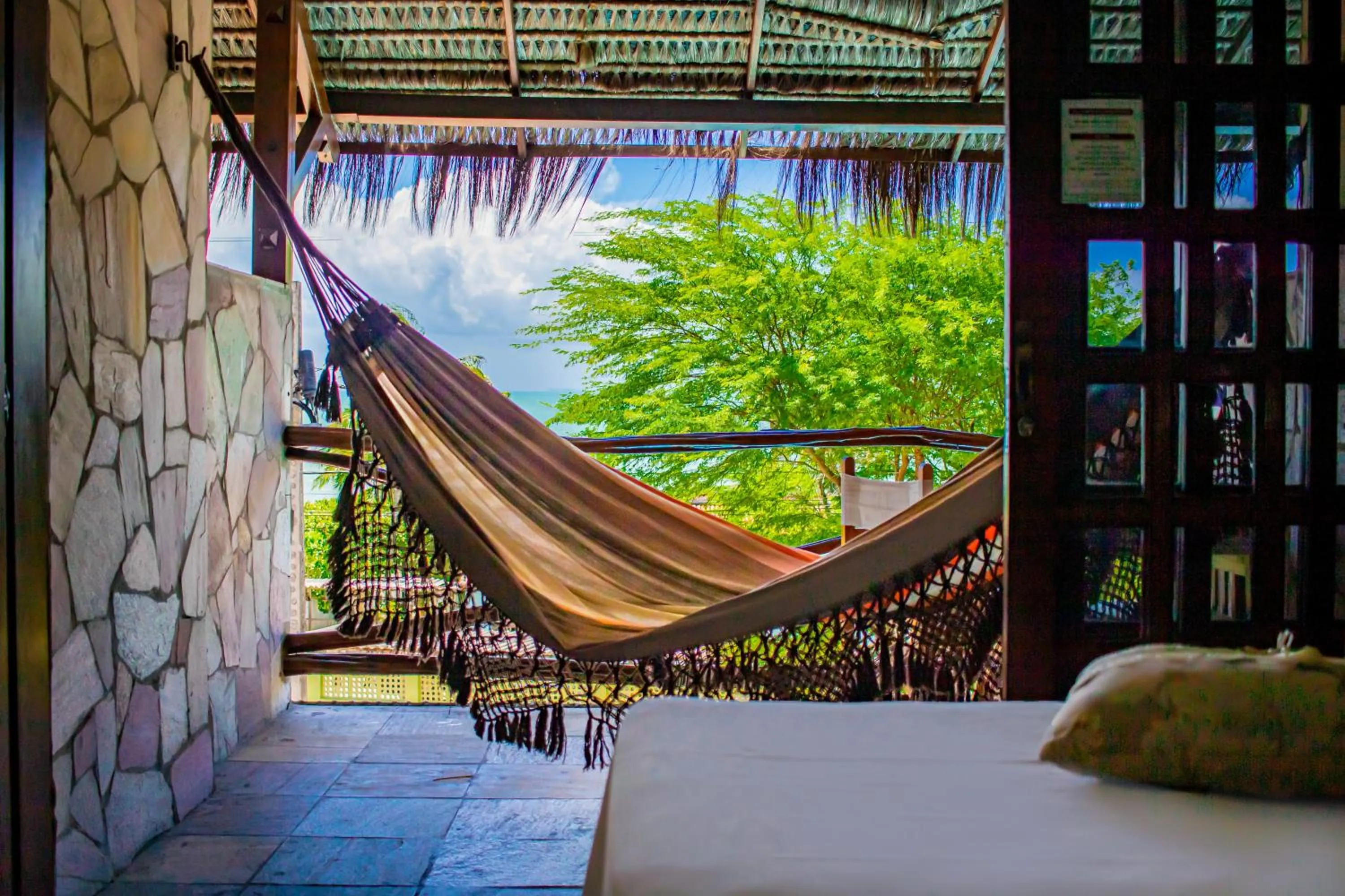 Balcony/Terrace, Bed in Castelo Beach Hotel