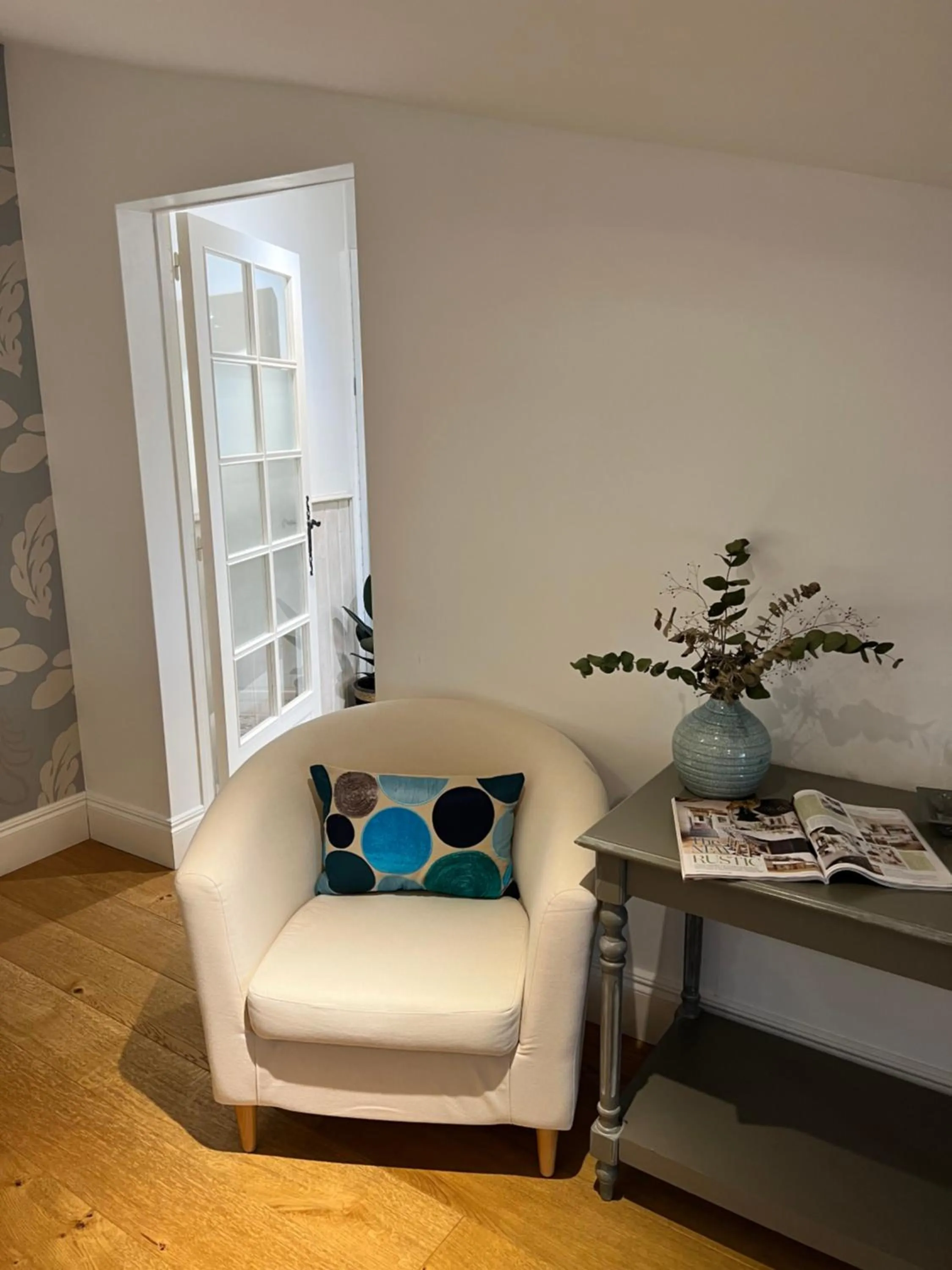 Seating area in La Girarde