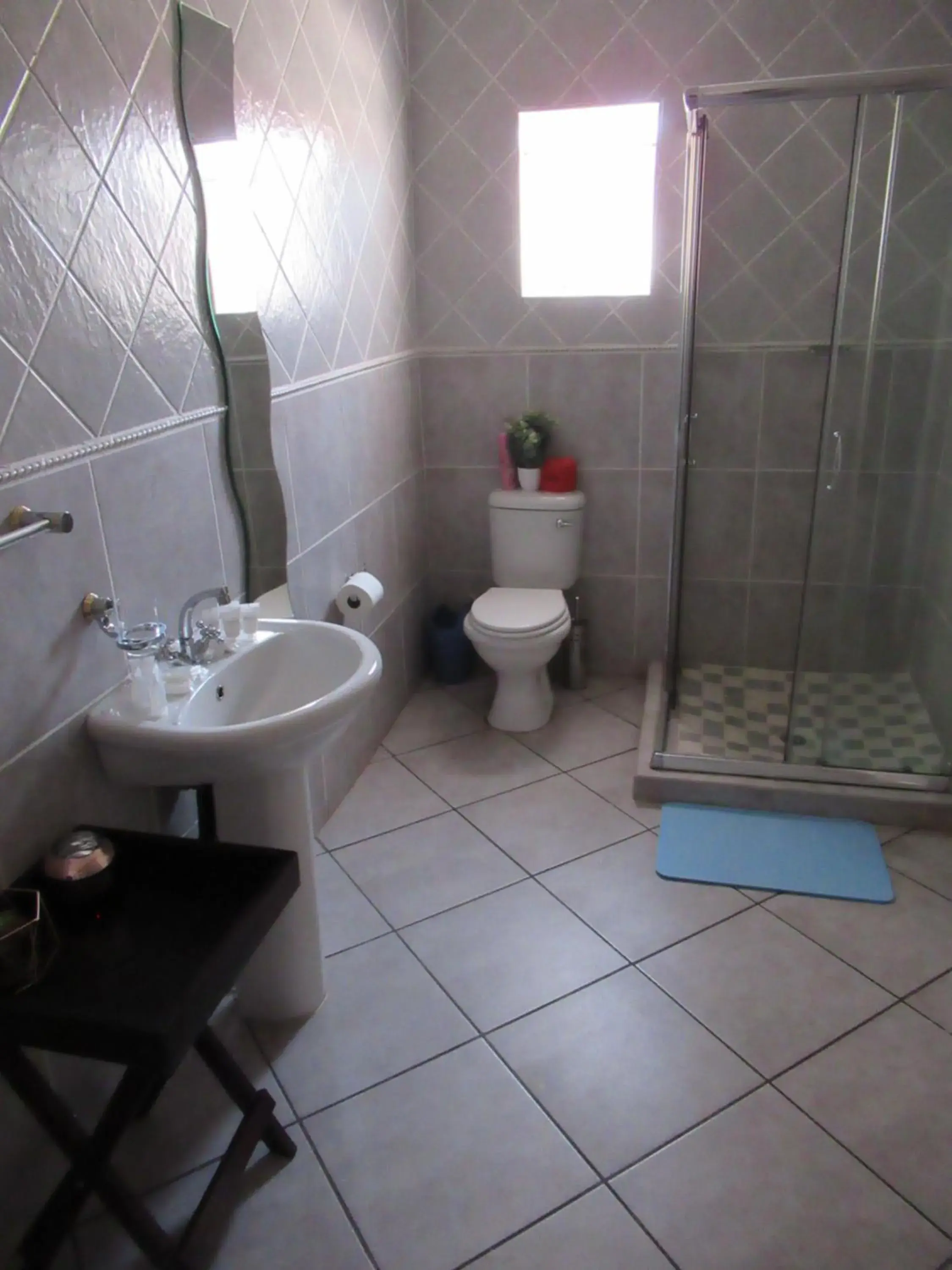 Family Room with Shared Bathroom - single occupancy in faces guesthouse Family Room with Shared Bathroom - single occupancy in faces guesthouse